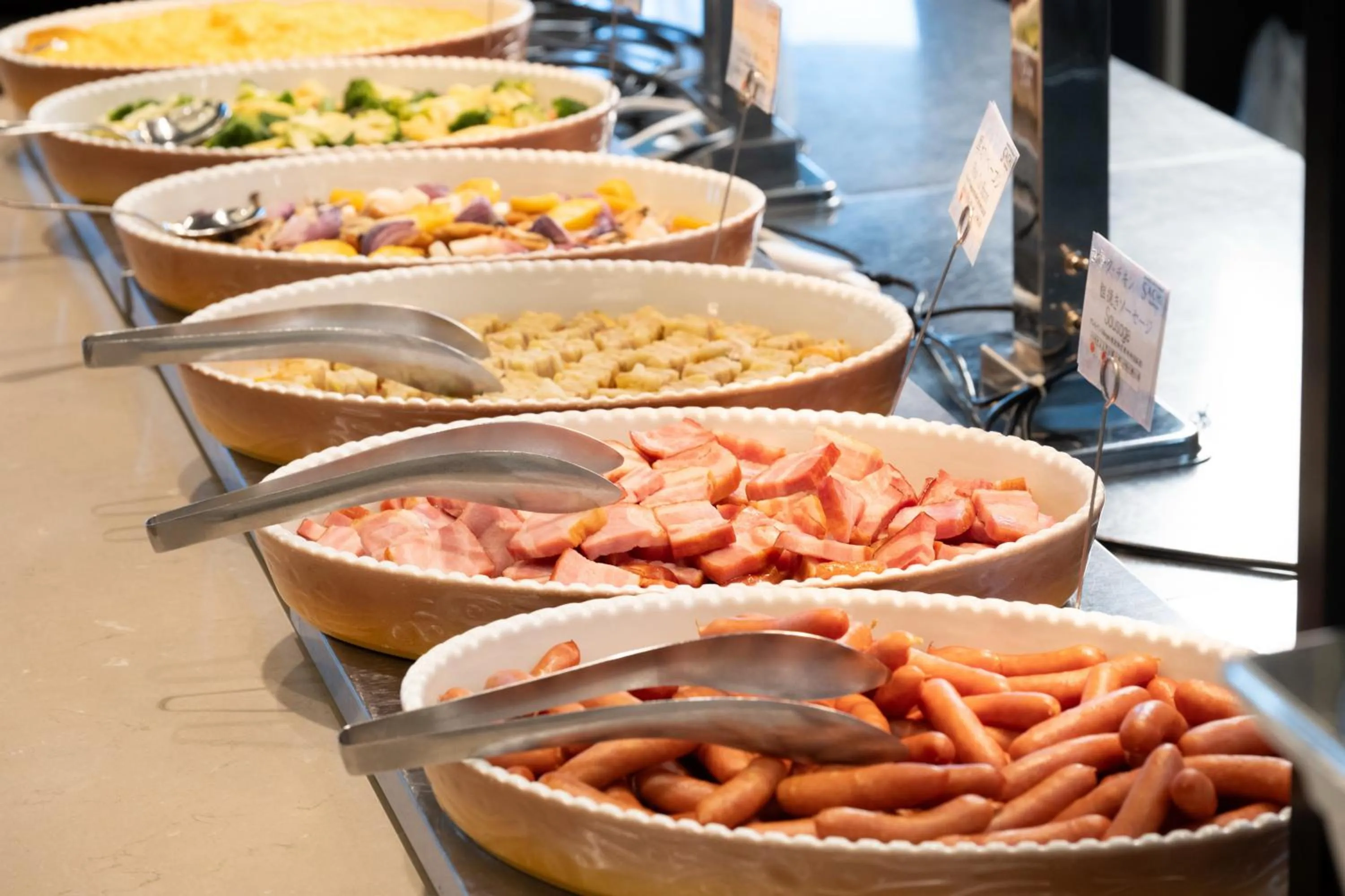 Restaurant/places to eat in La Vista Tokyo Bay