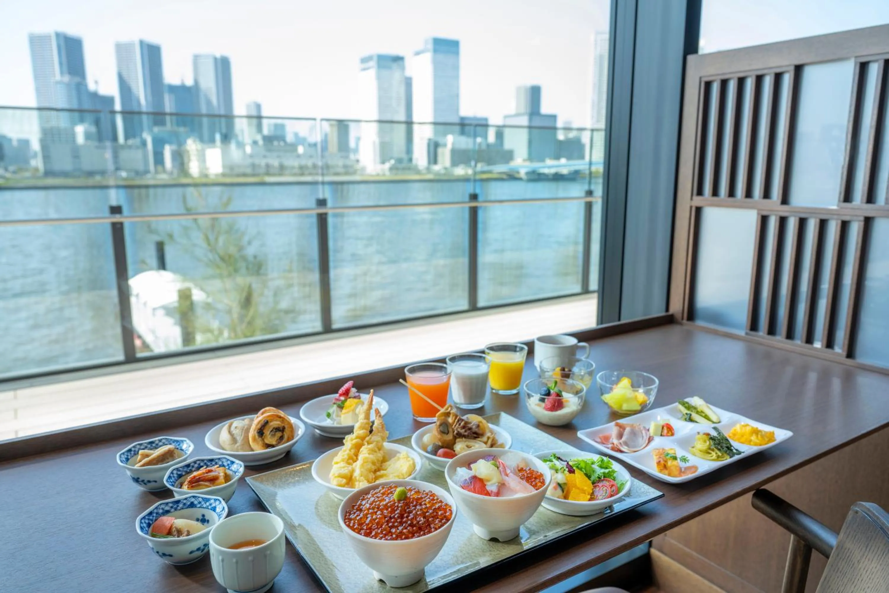 Restaurant/places to eat in La Vista Tokyo Bay