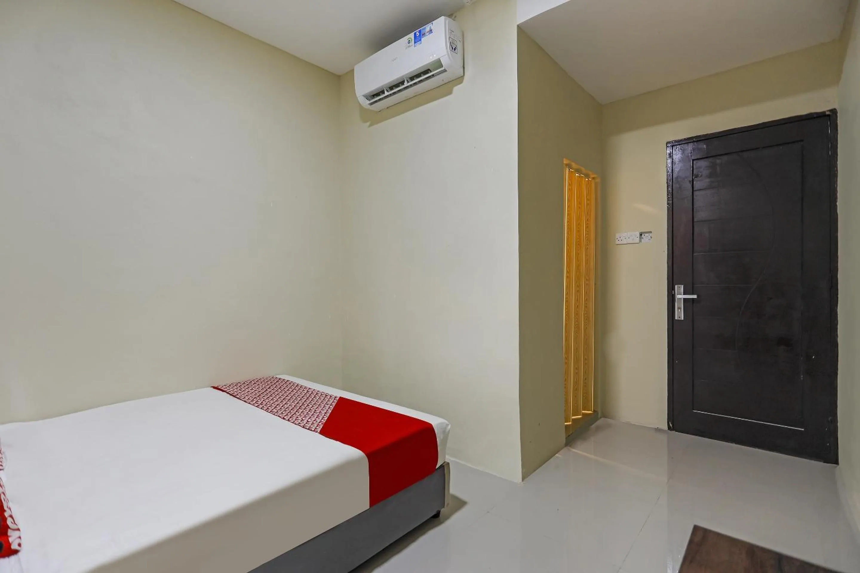 Bedroom, Bed in Hotel O X2 Homestay