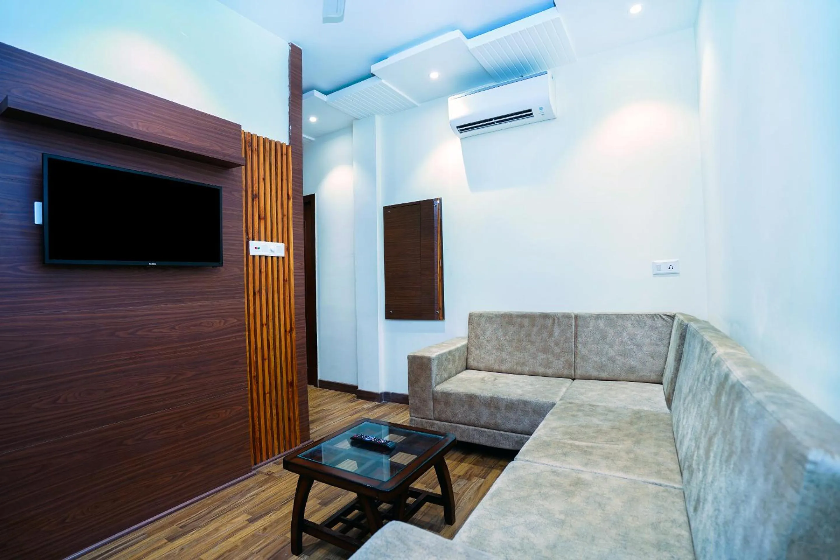 Living room in Hotel Aura Grand By Levelup Hotels