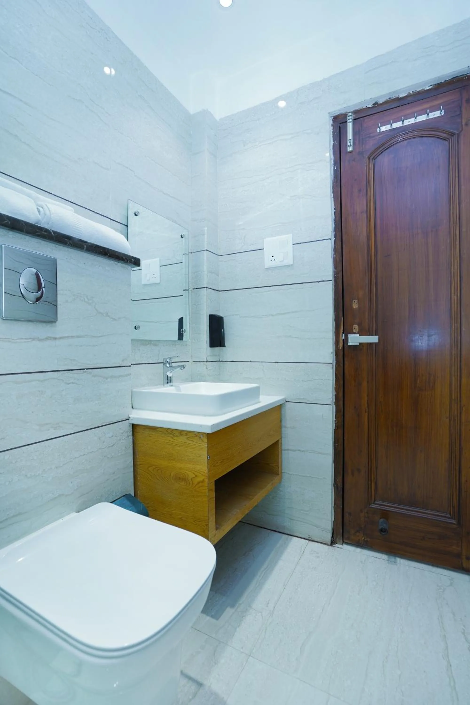 Bathroom in Hotel Aura Grand By Levelup Hotels