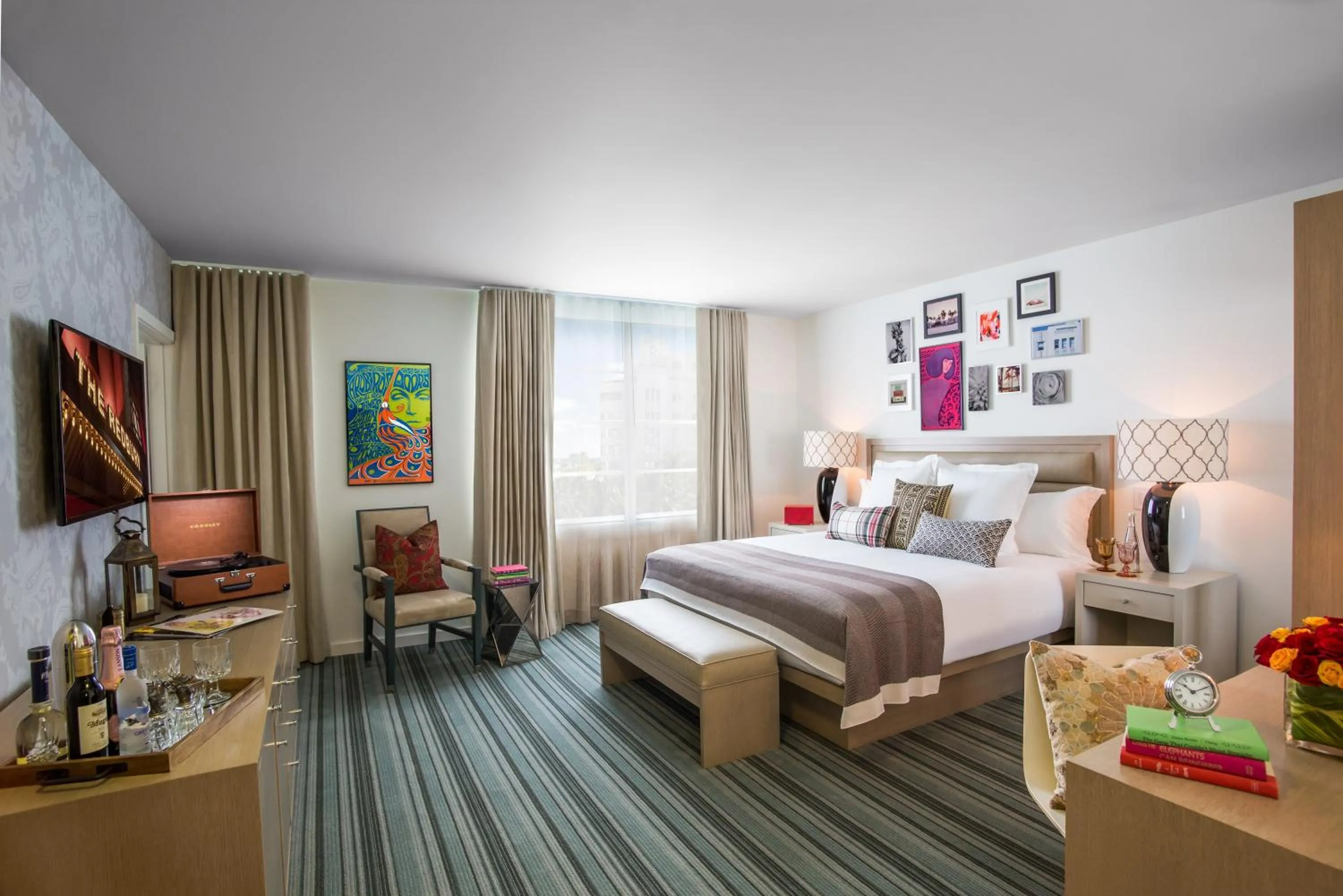 Photo of the whole room, Bed in Uma House by Yurbban South Beach