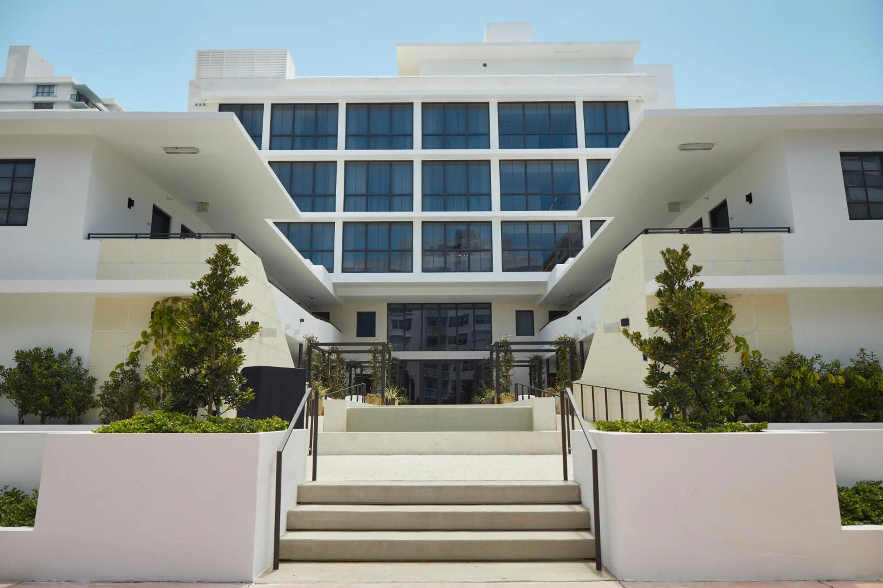 Property building in Uma House by Yurbban South Beach