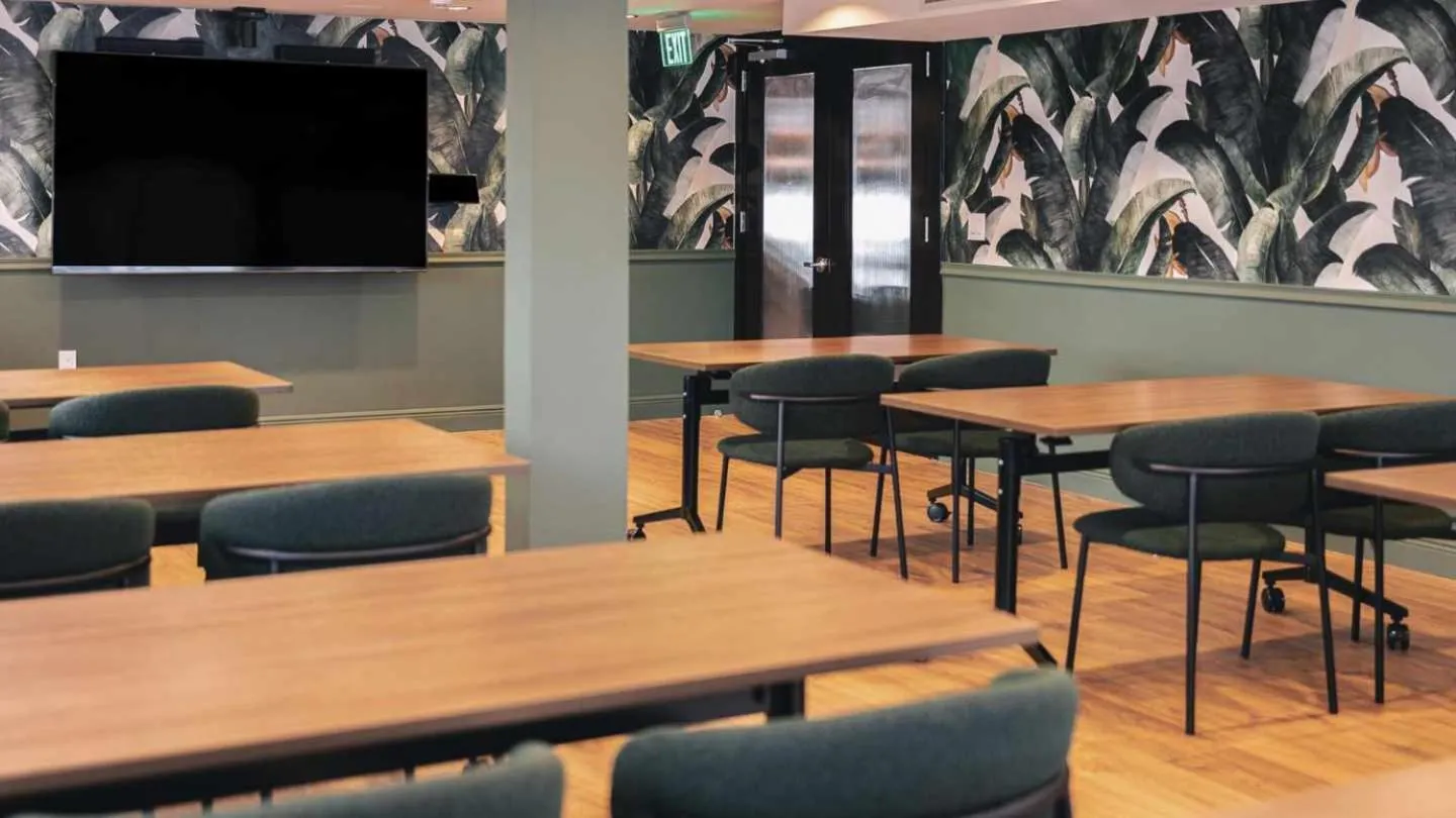 Meeting/conference room in Uma House by Yurbban South Beach