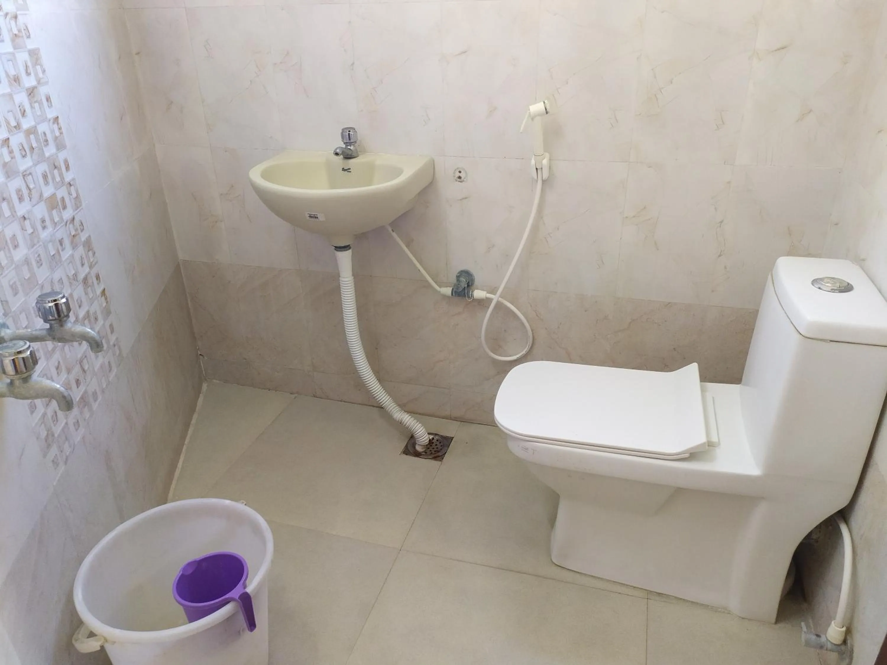 Bathroom in Hotel ParkwayInn