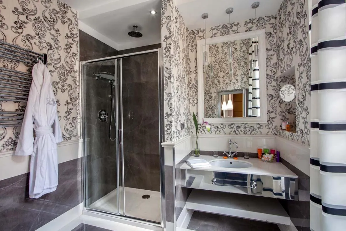 Bathroom in The Inn at the Spanish Steps Luxury Collection - The Inn at the Spanish Steps