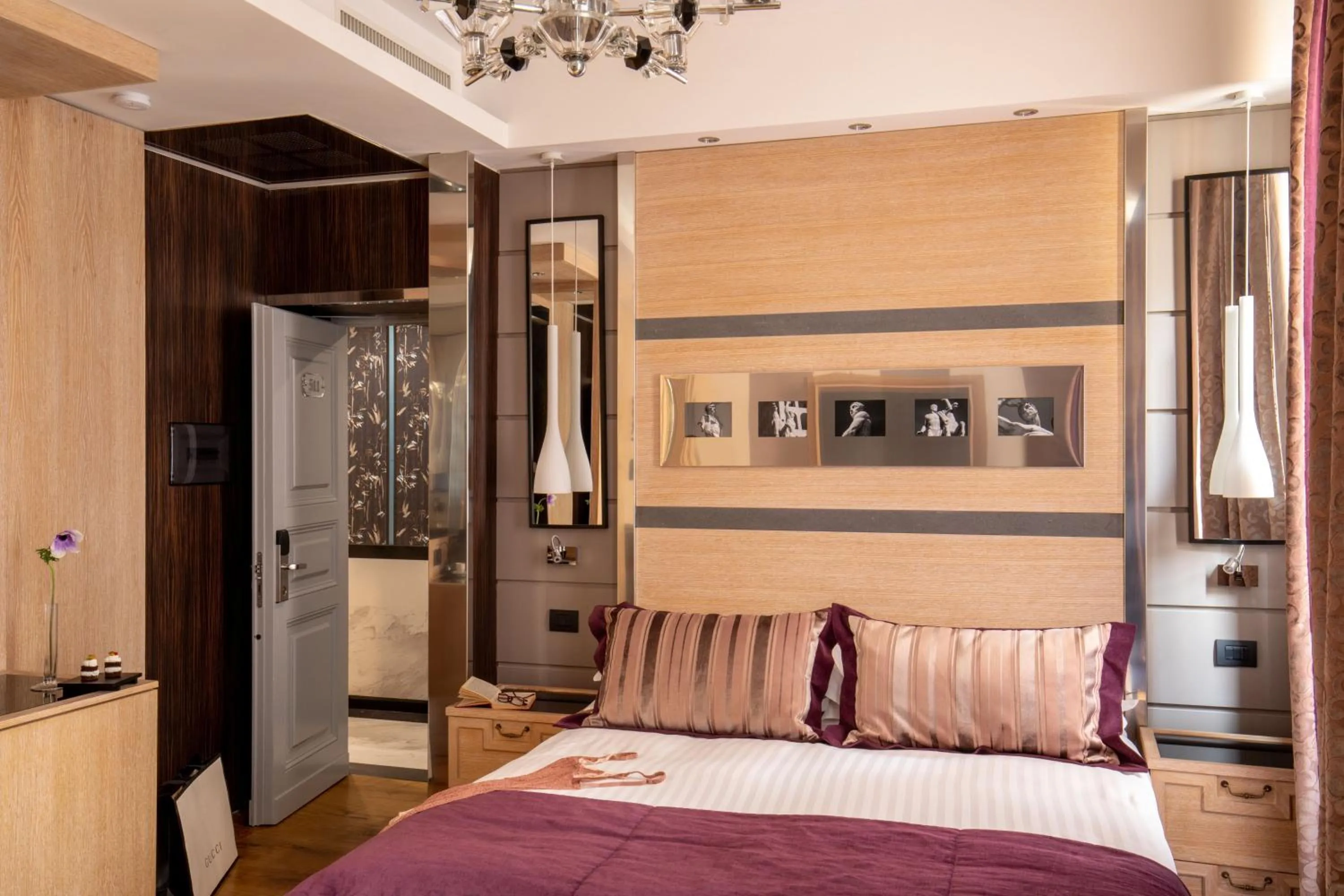 Bed in The Inn at the Spanish Steps Luxury Collection - The Inn at the Spanish Steps