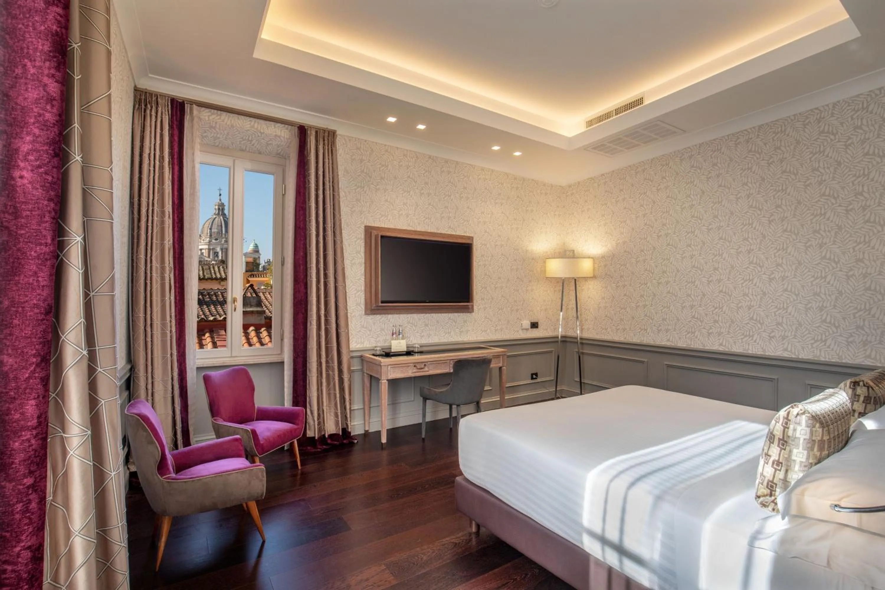 Bed in The Inn at the Spanish Steps Luxury Collection - The Inn at the Spanish Steps