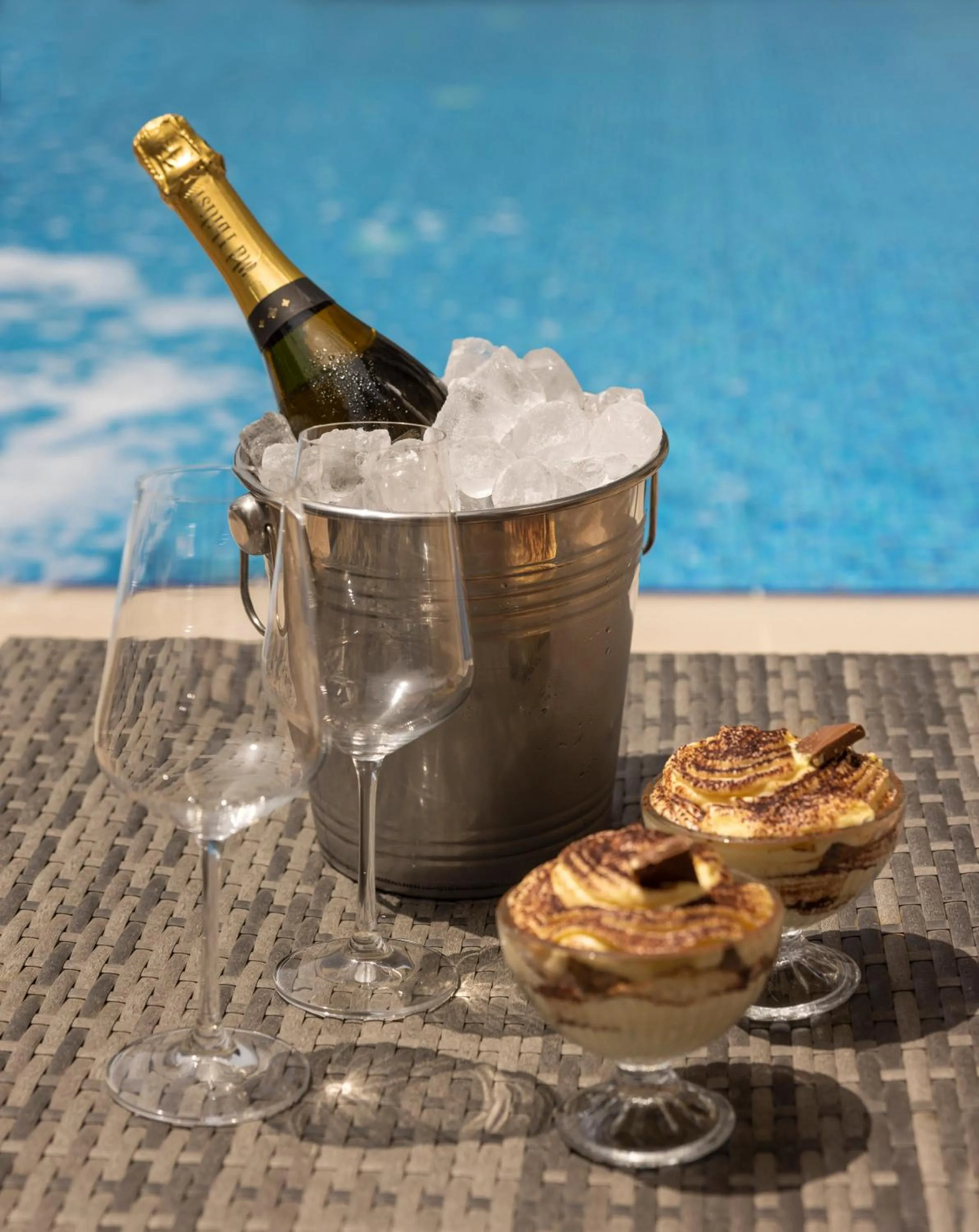 Swimming pool in Hotel Residence Plaza