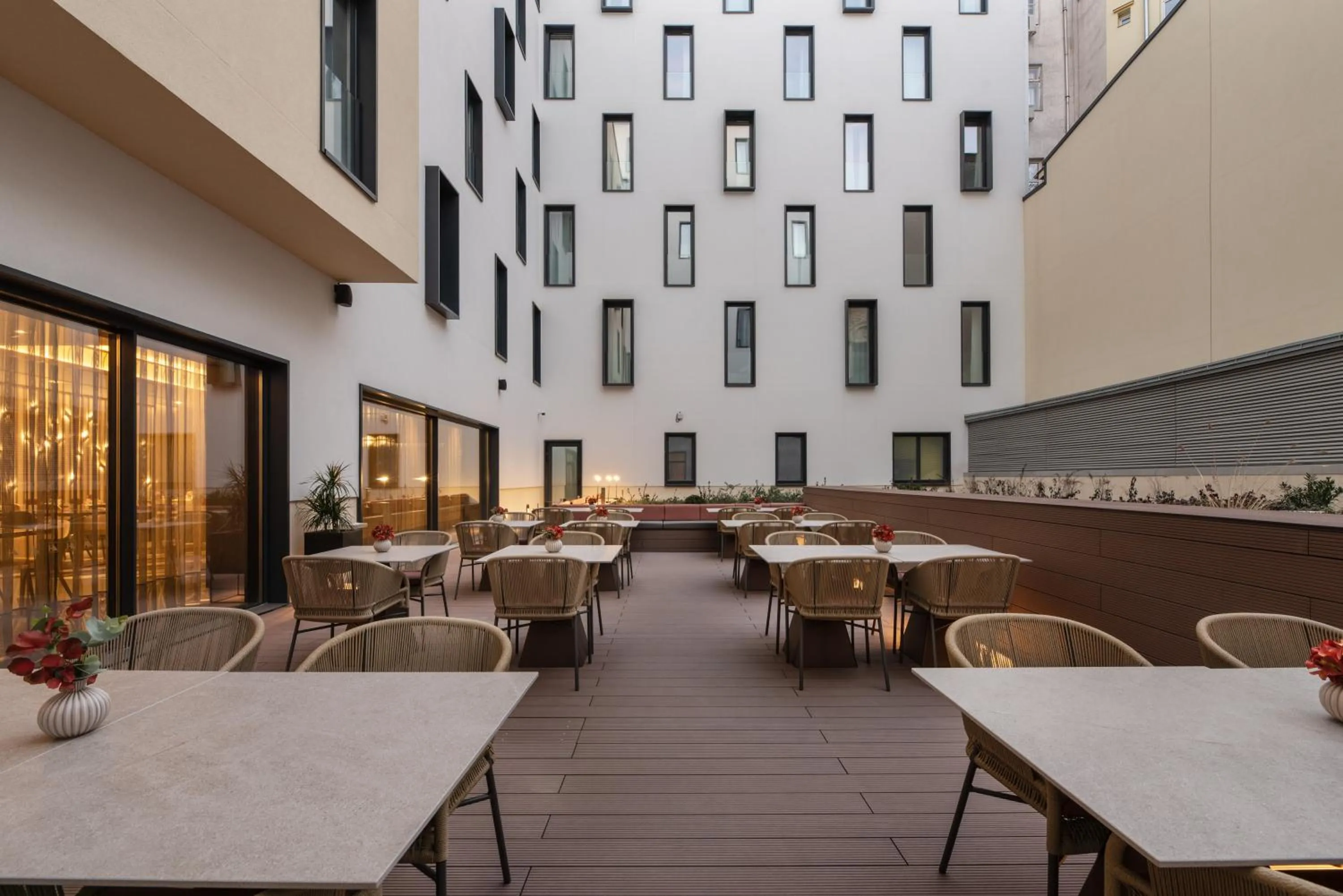 Restaurant/places to eat in Eurostars Ambassador