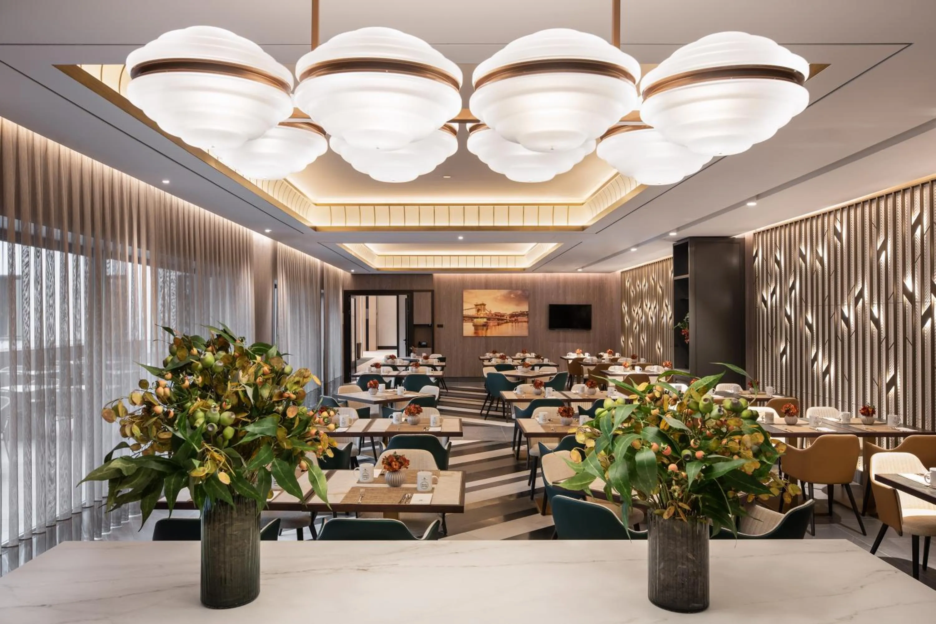 Restaurant/places to eat in Eurostars Ambassador