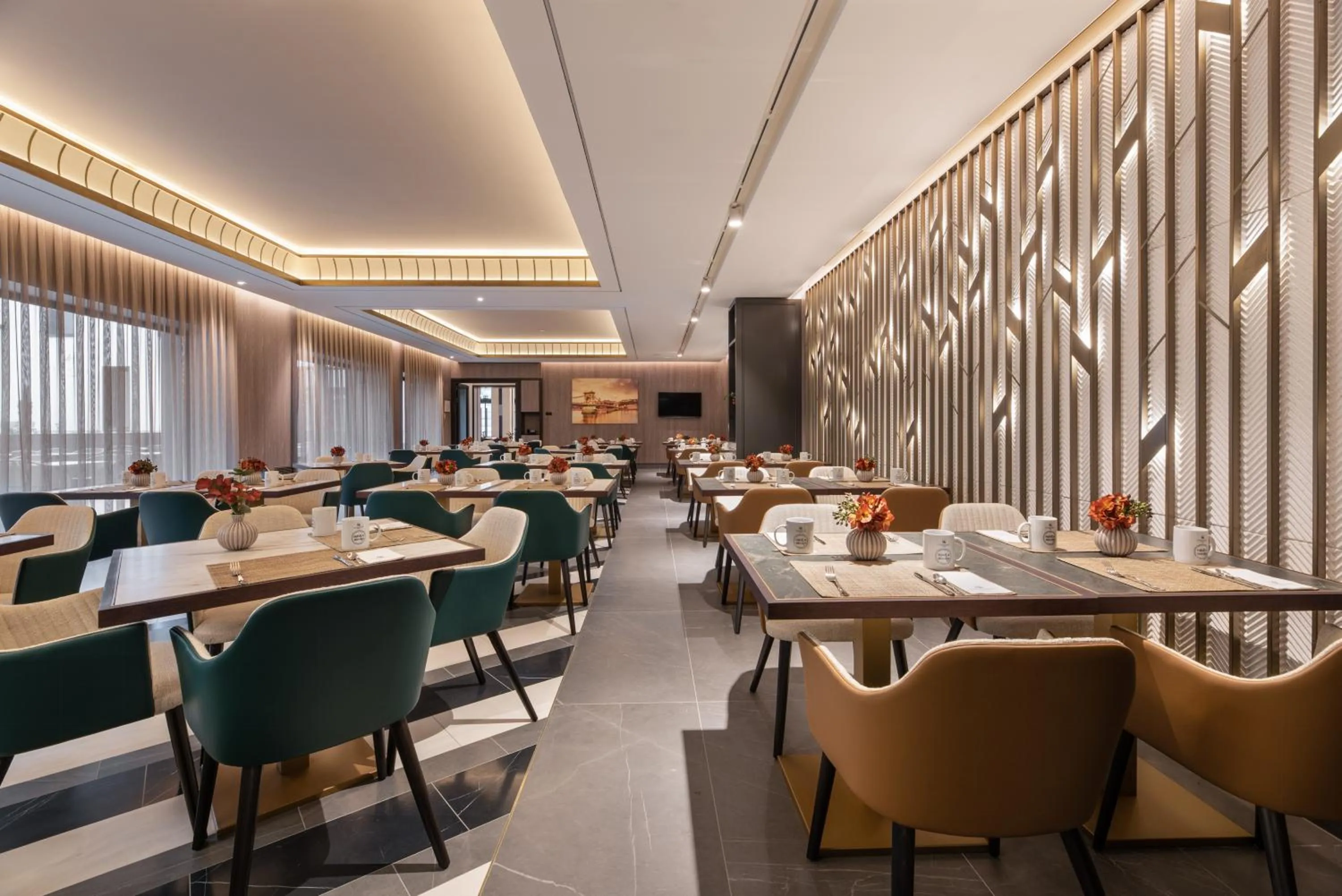 Restaurant/places to eat in Eurostars Ambassador