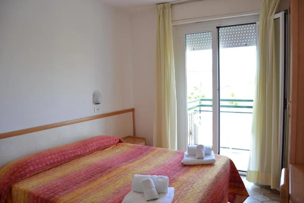 Photo of the whole room, Bed in Hotel Apis