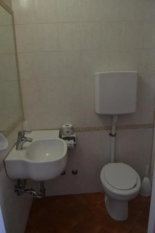 Bathroom in Hotel Apis