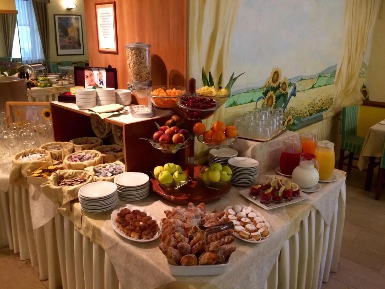 Food and drinks in Hotel Kennedy