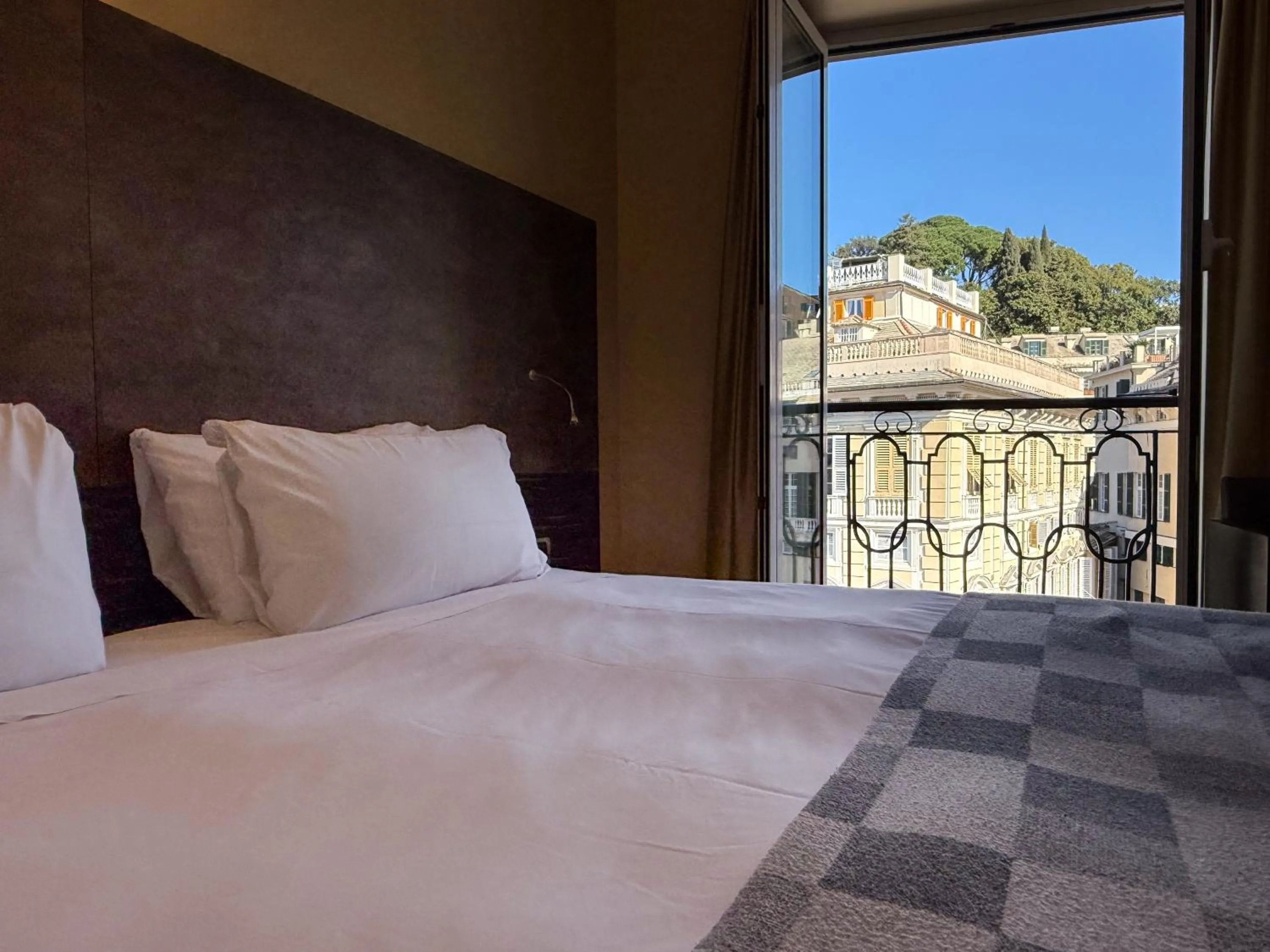 View (from property/room), Bed in Best Western Hotel Metropoli
