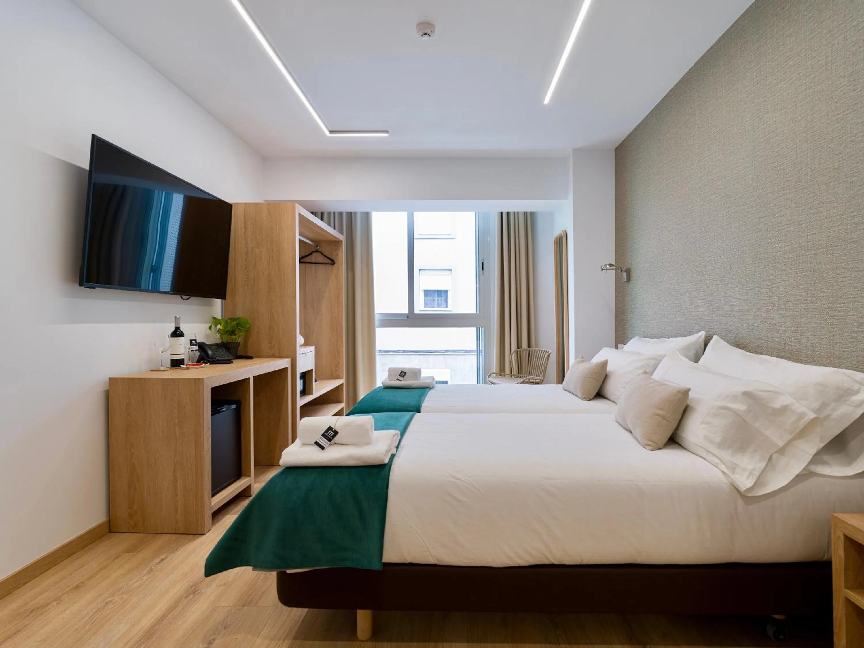 Photo of the whole room, Bed in Hotel Emeté & Coworking by Airnest