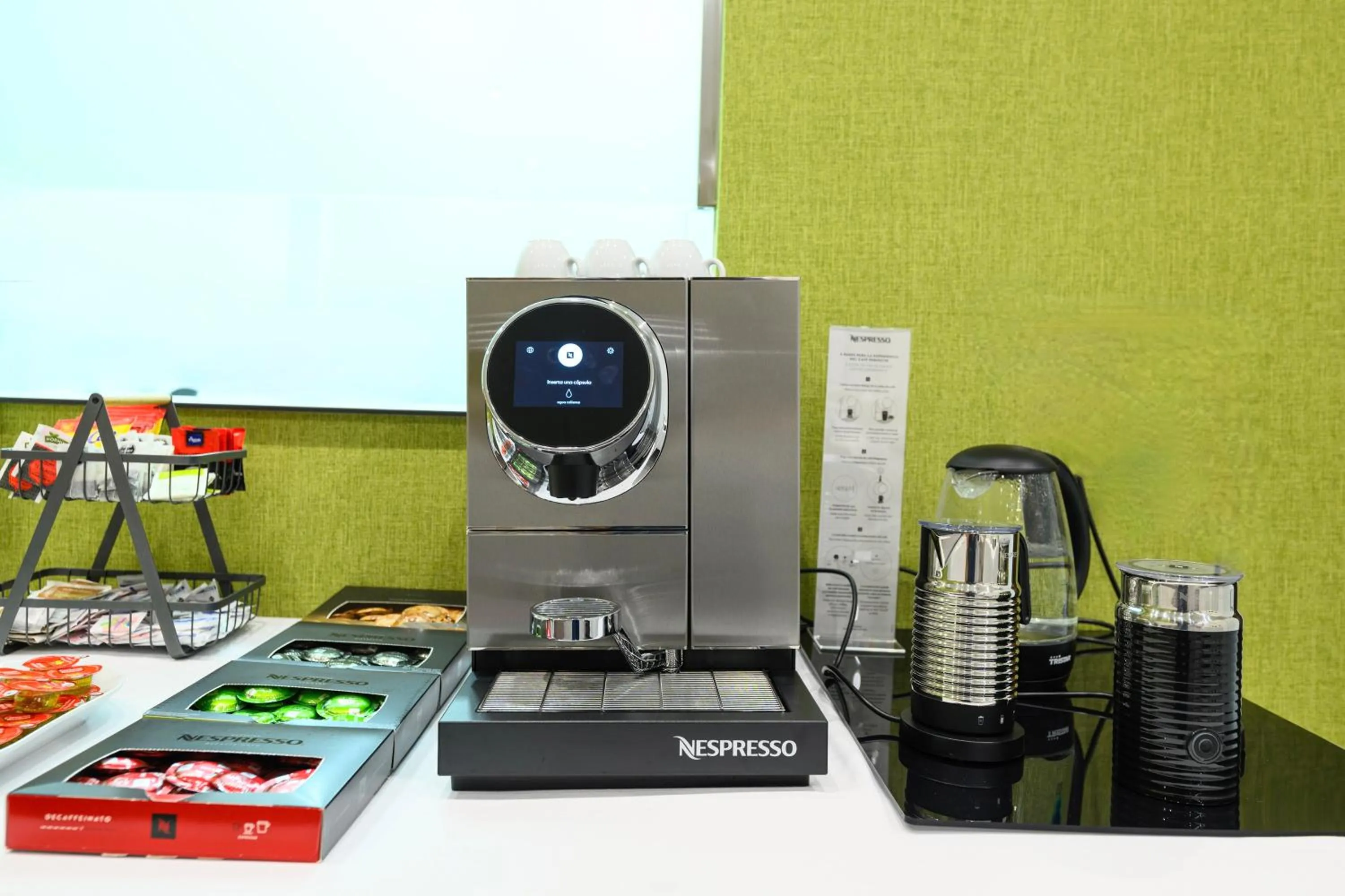 Breakfast in Hotel Emeté & Coworking by Airnest