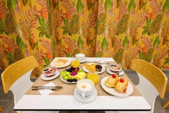 Breakfast in Hotel Emeté & Coworking by Airnest