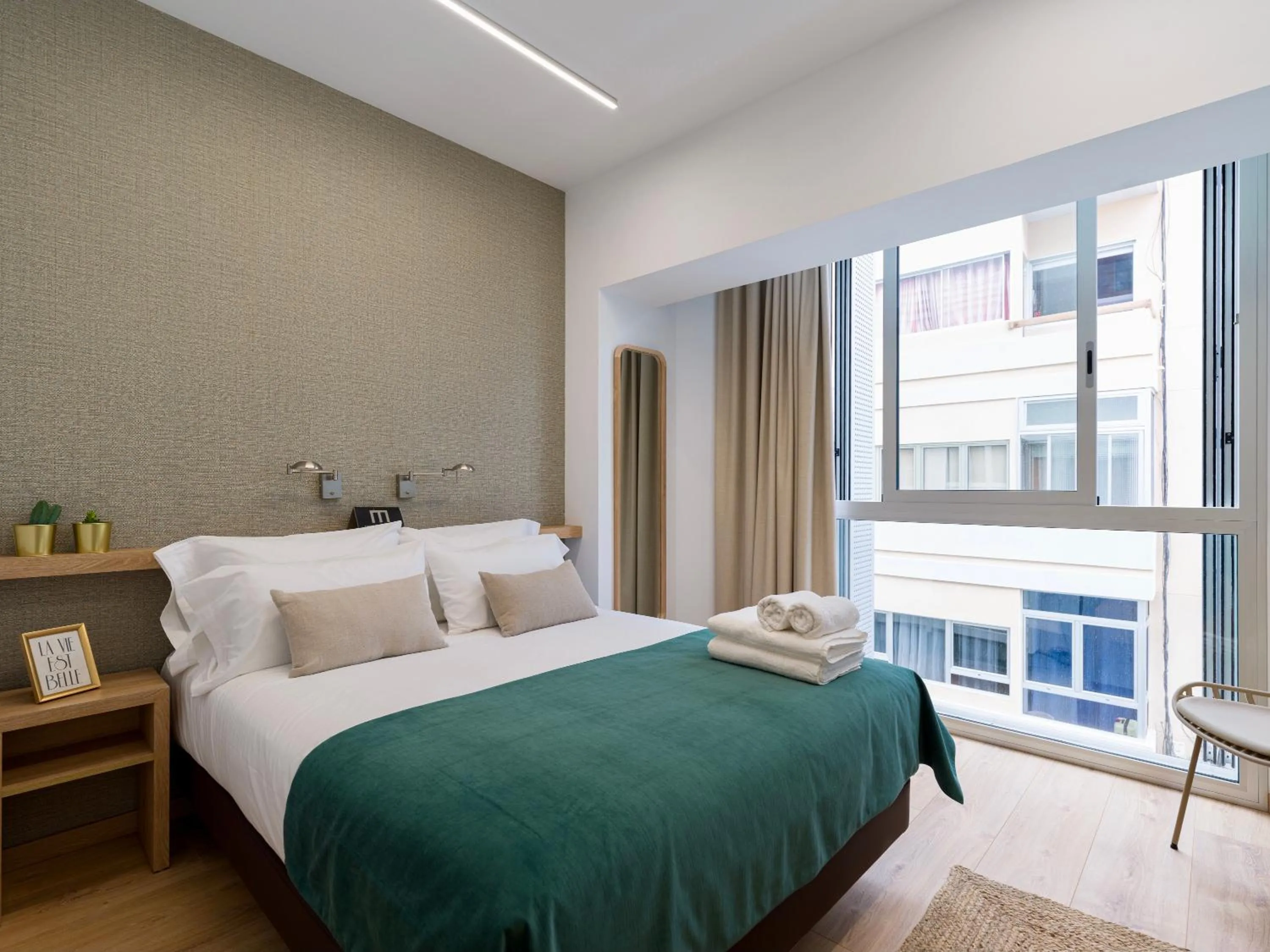 Photo of the whole room, Bed in Hotel Emeté & Coworking by Airnest