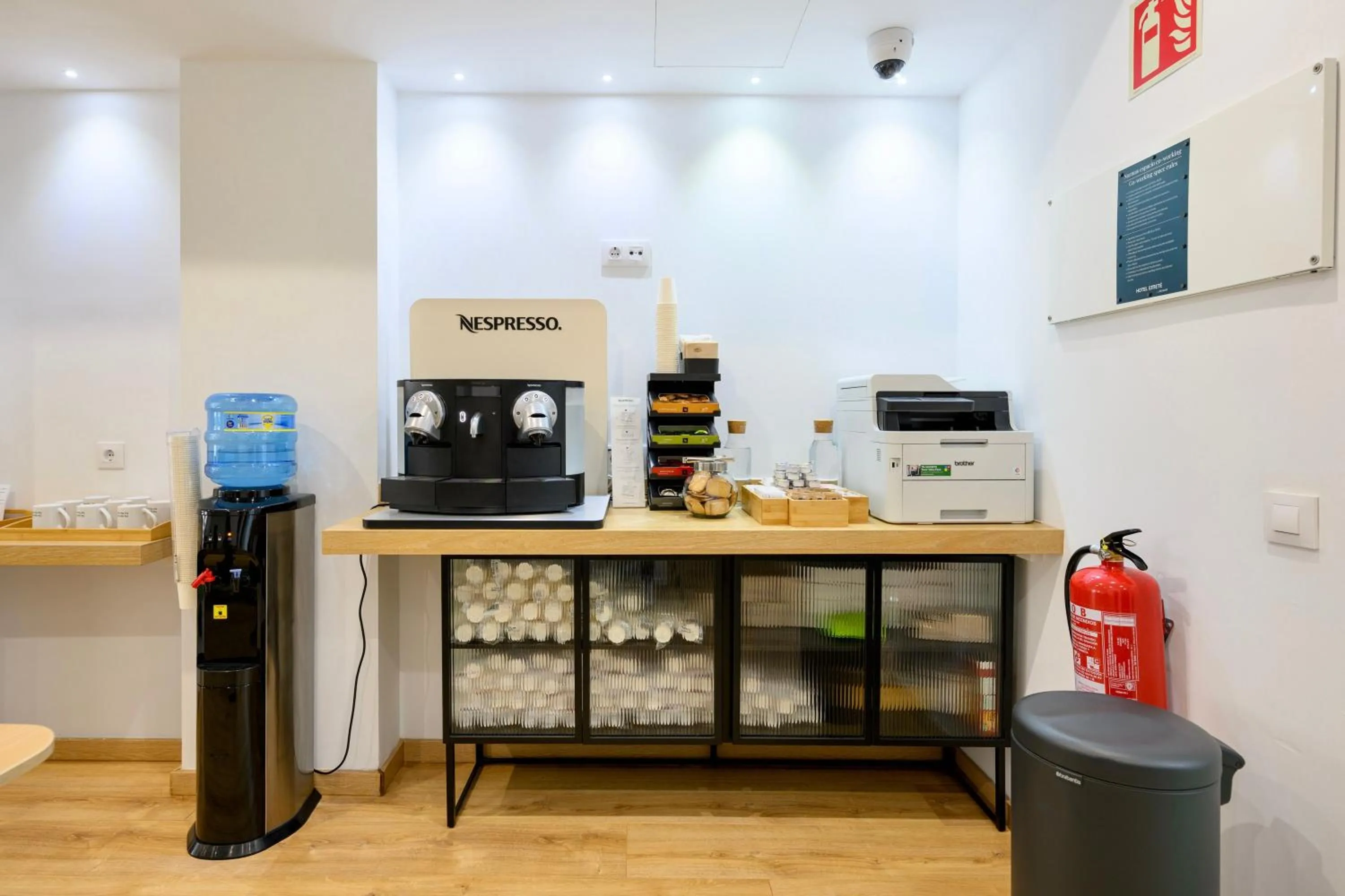 Coffee/tea facilities in Hotel Emeté & Coworking by Airnest