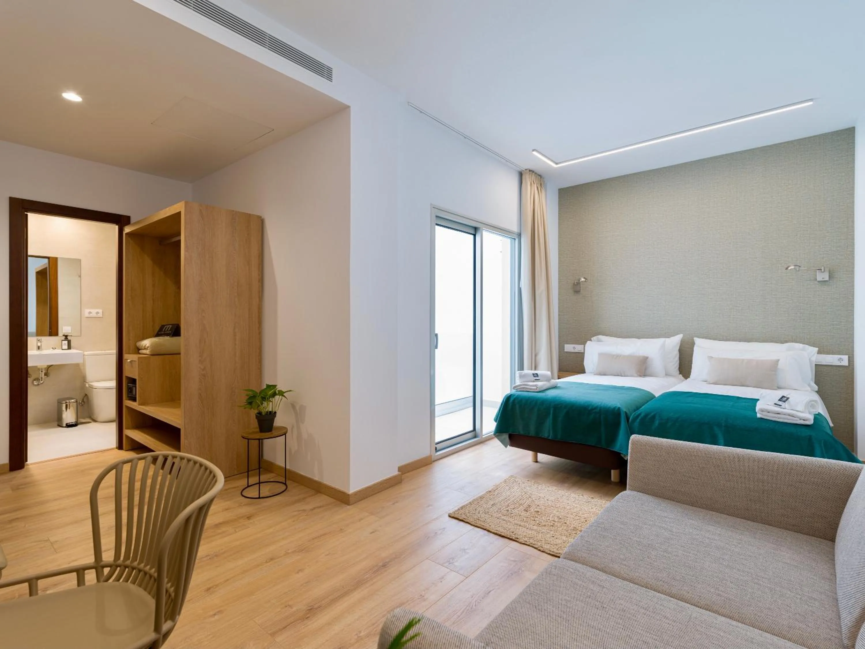 Photo of the whole room, Bed in Hotel Emeté & Coworking by Airnest