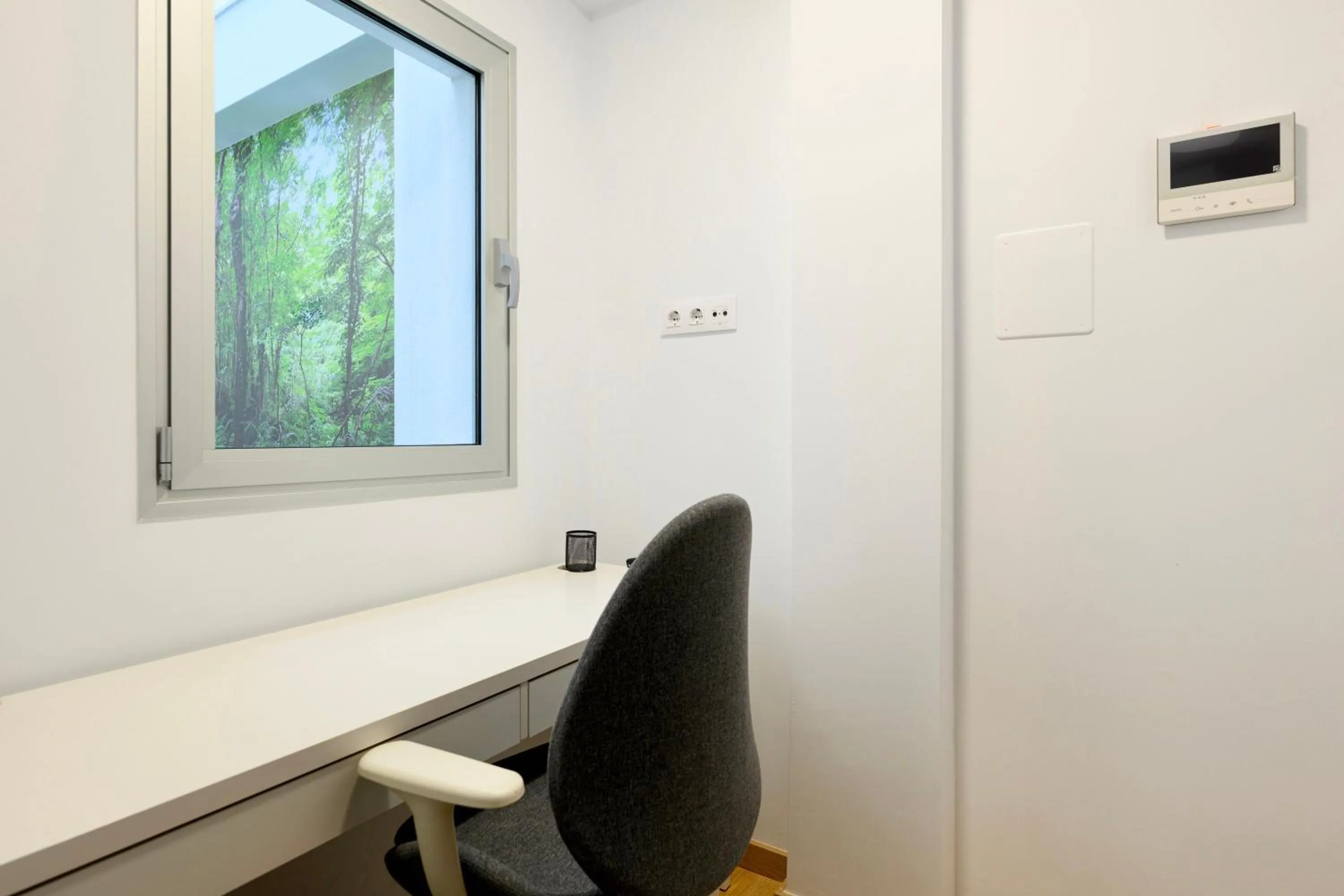 Communal kitchen in Hotel Emeté & Coworking by Airnest