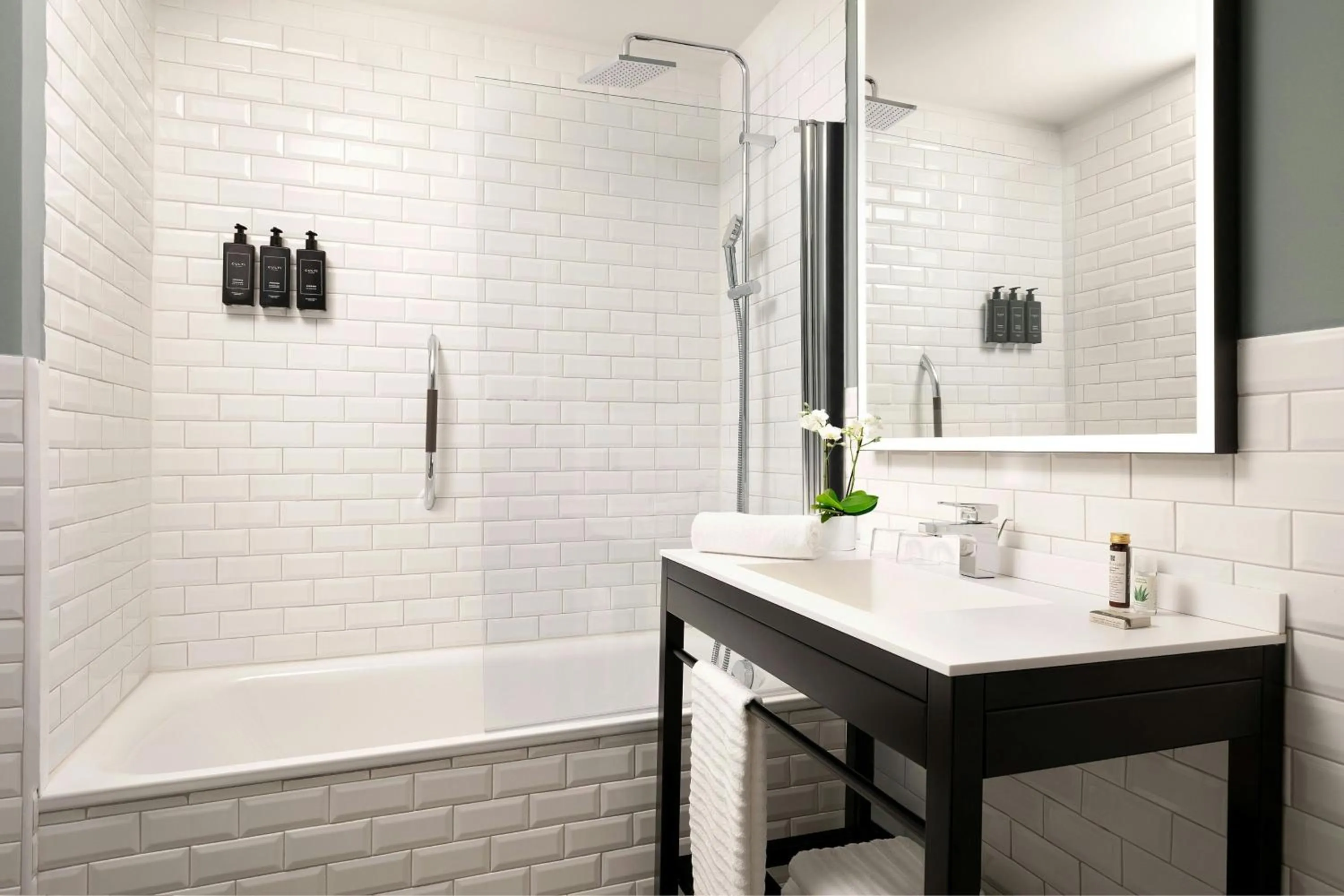 Bathroom in Duo Milan Porta Nuova, a Tribute Portfolio Hotel