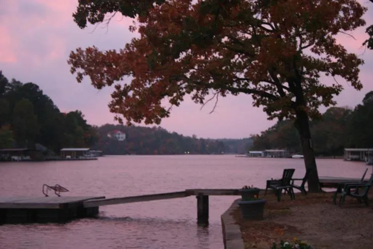 Lake view in Edgewater Resort Cottage #1