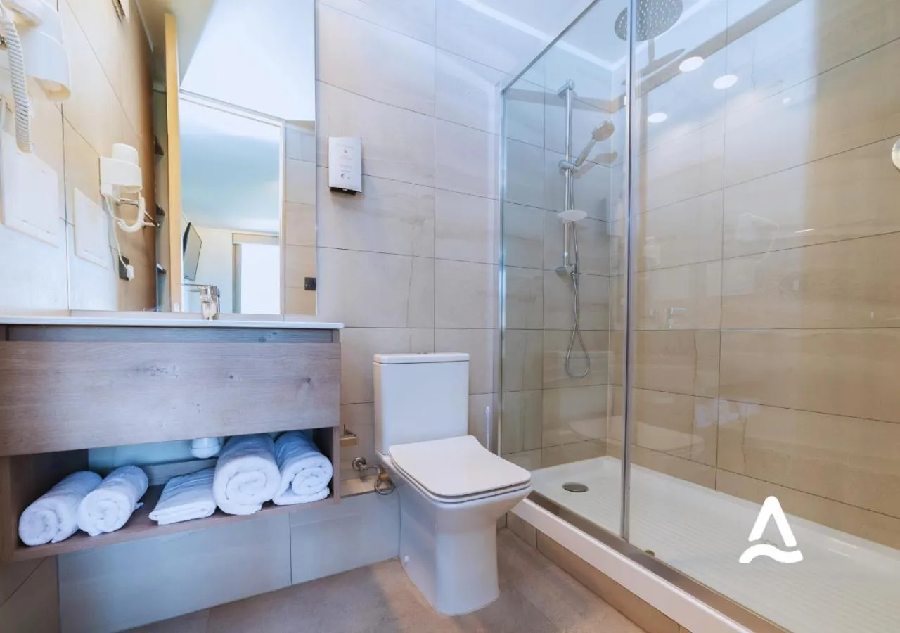 Shower in Almasur Providencia