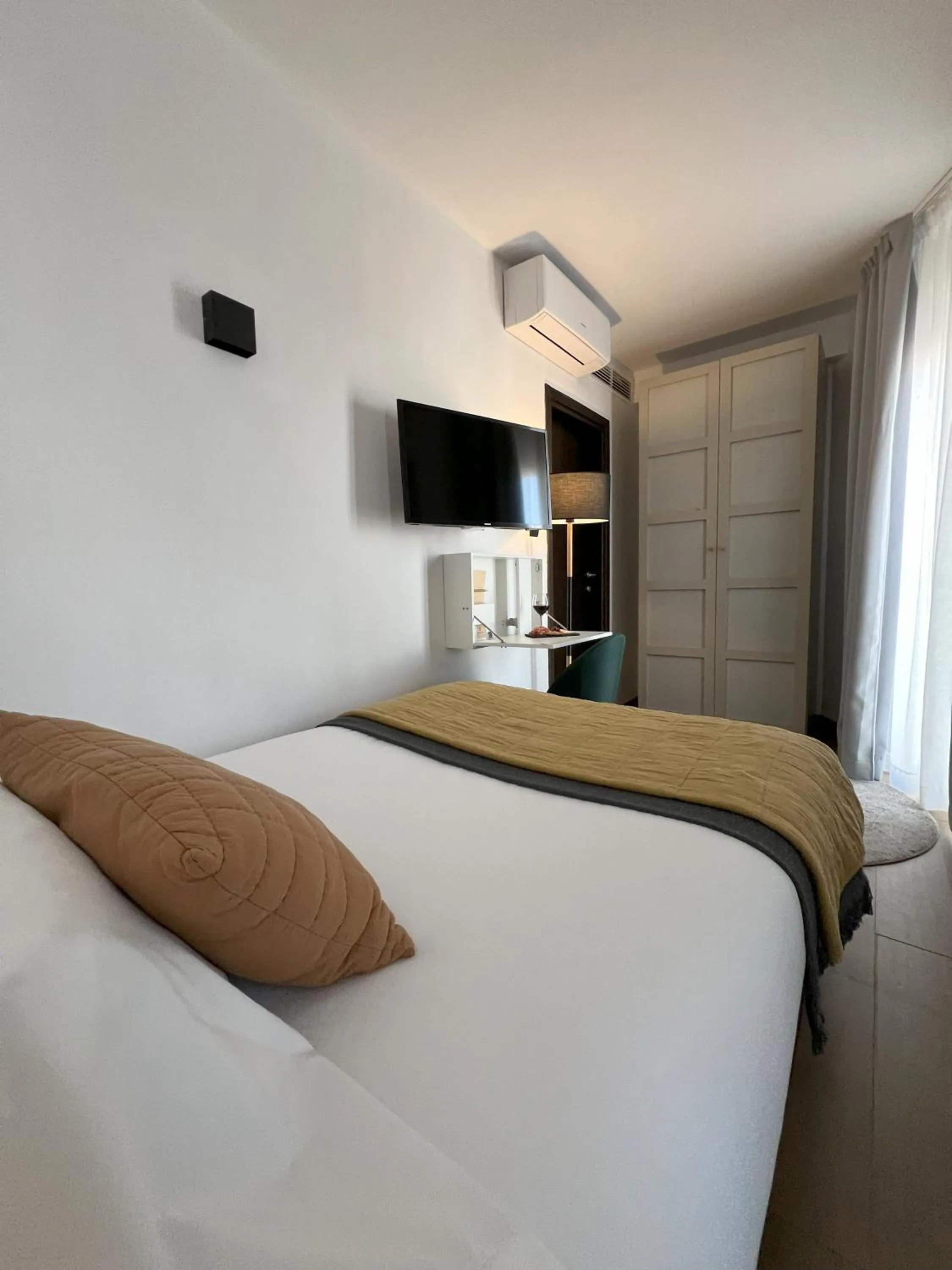 Bedroom, Bed in Hotel San Miguel Menorca