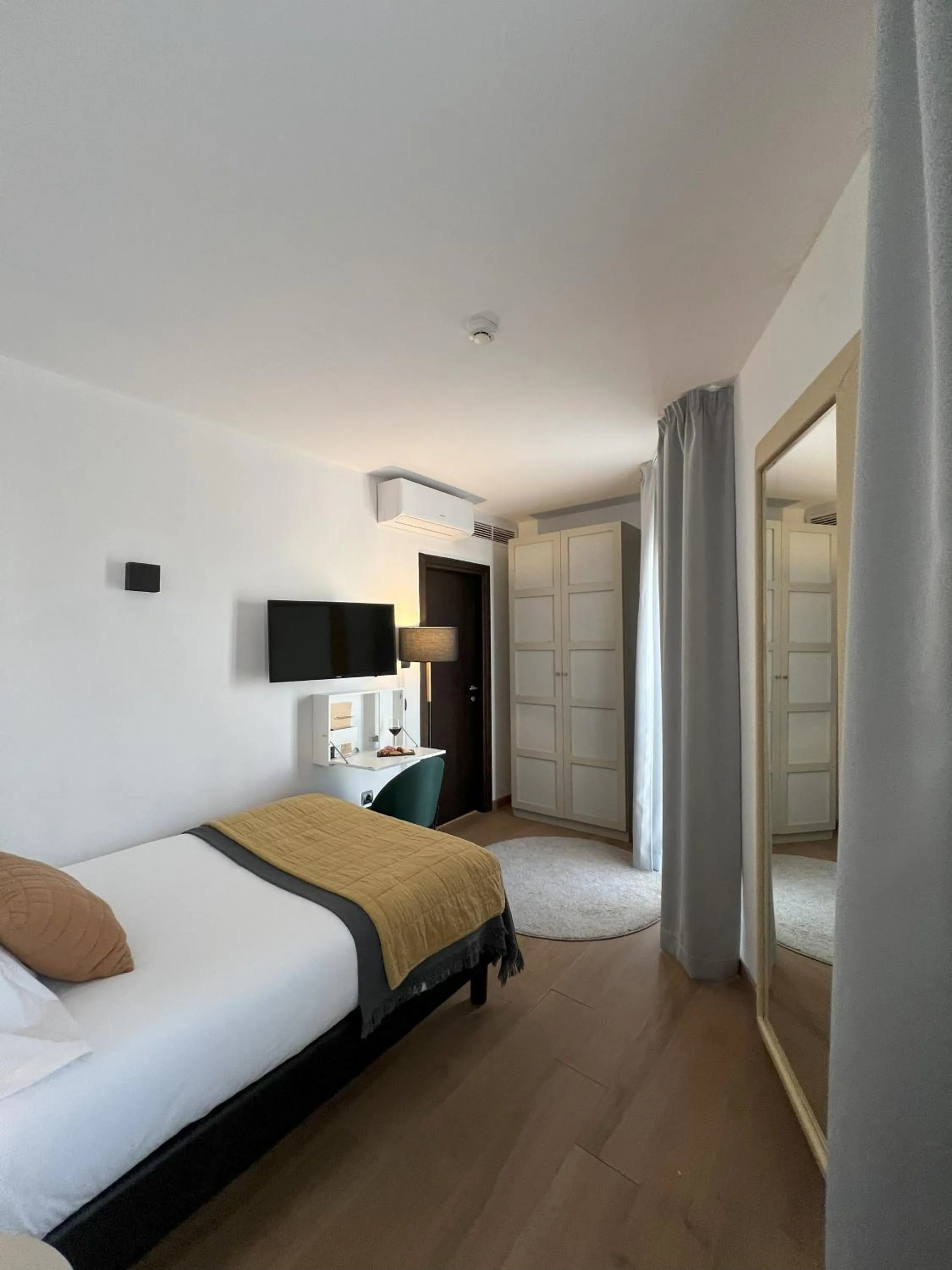 Photo of the whole room, Bed in Hotel San Miguel Menorca