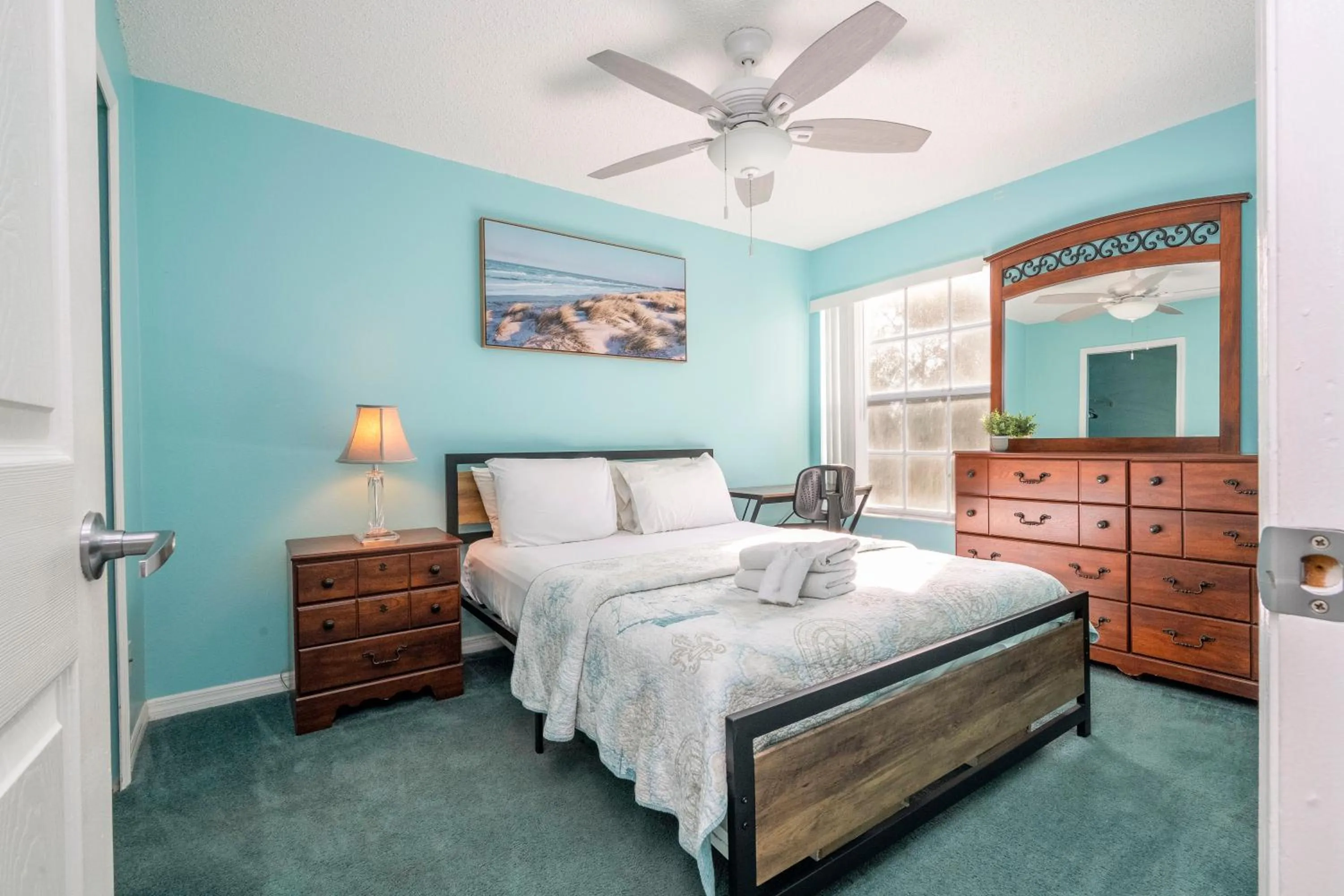 Bed in Beautiful, cozy and spacious Retreat near Disney