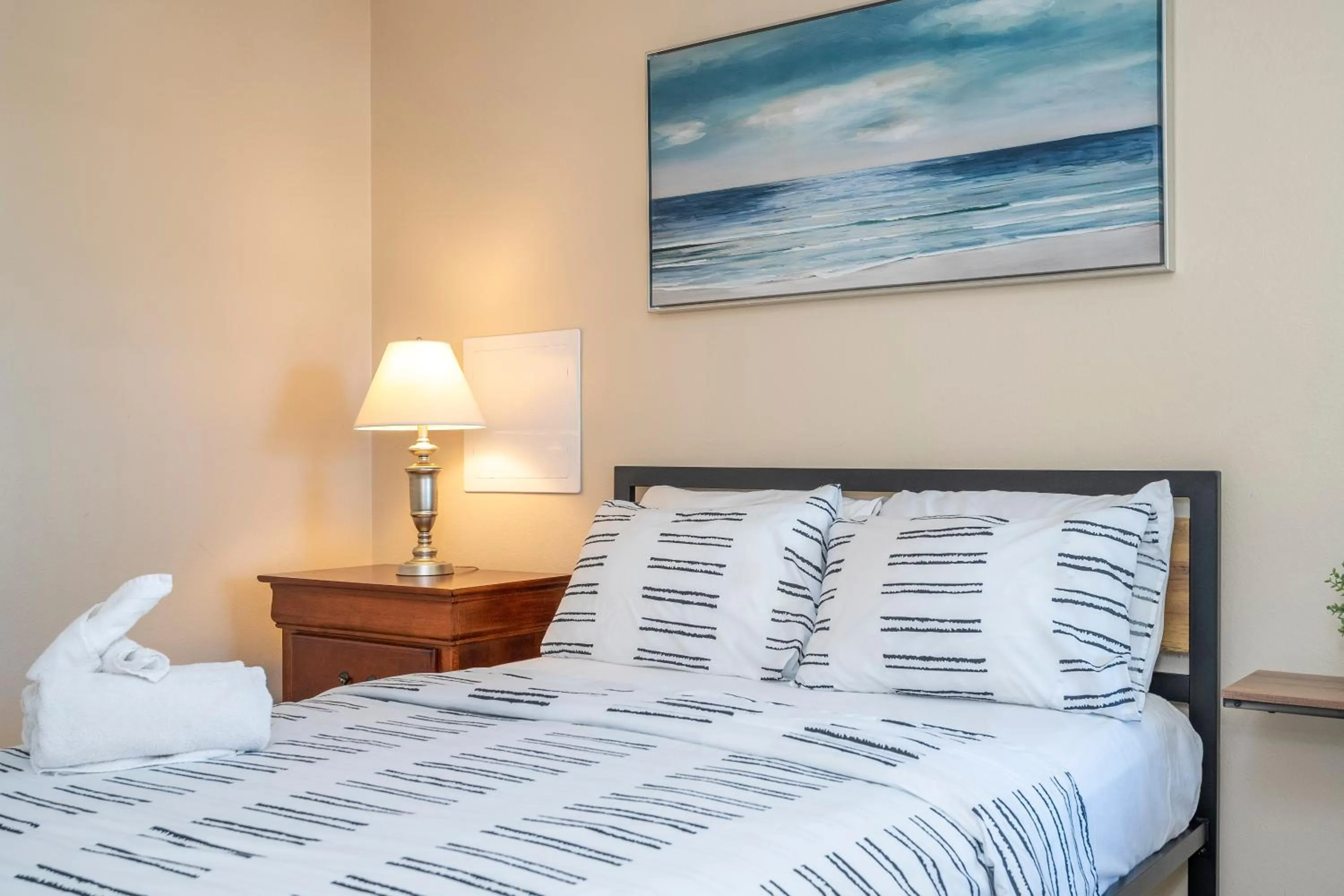 Bedroom, Bed in Beautiful, cozy and spacious Retreat near Disney