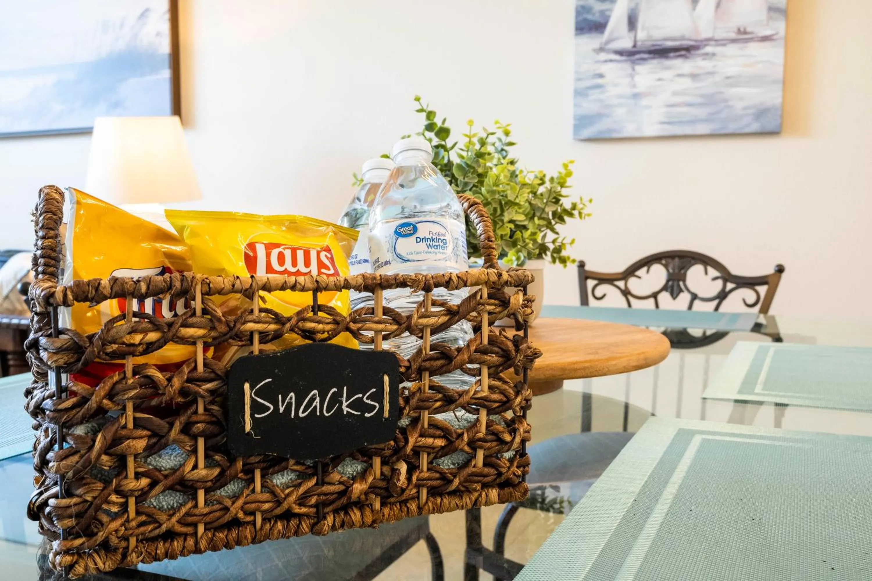 Food and drinks in Beautiful, cozy and spacious Retreat near Disney