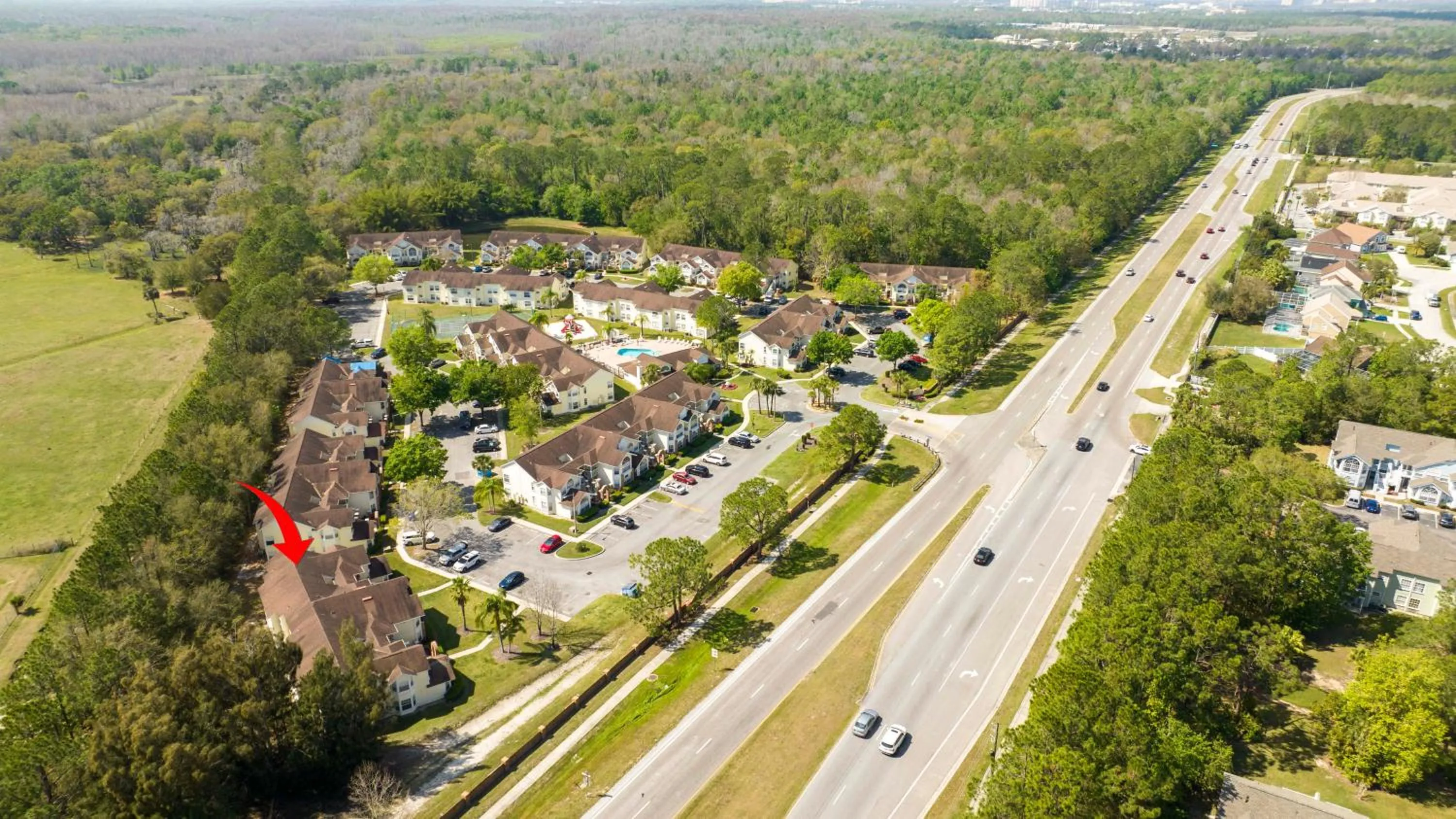 Property building in Beautiful, cozy and spacious Retreat near Disney