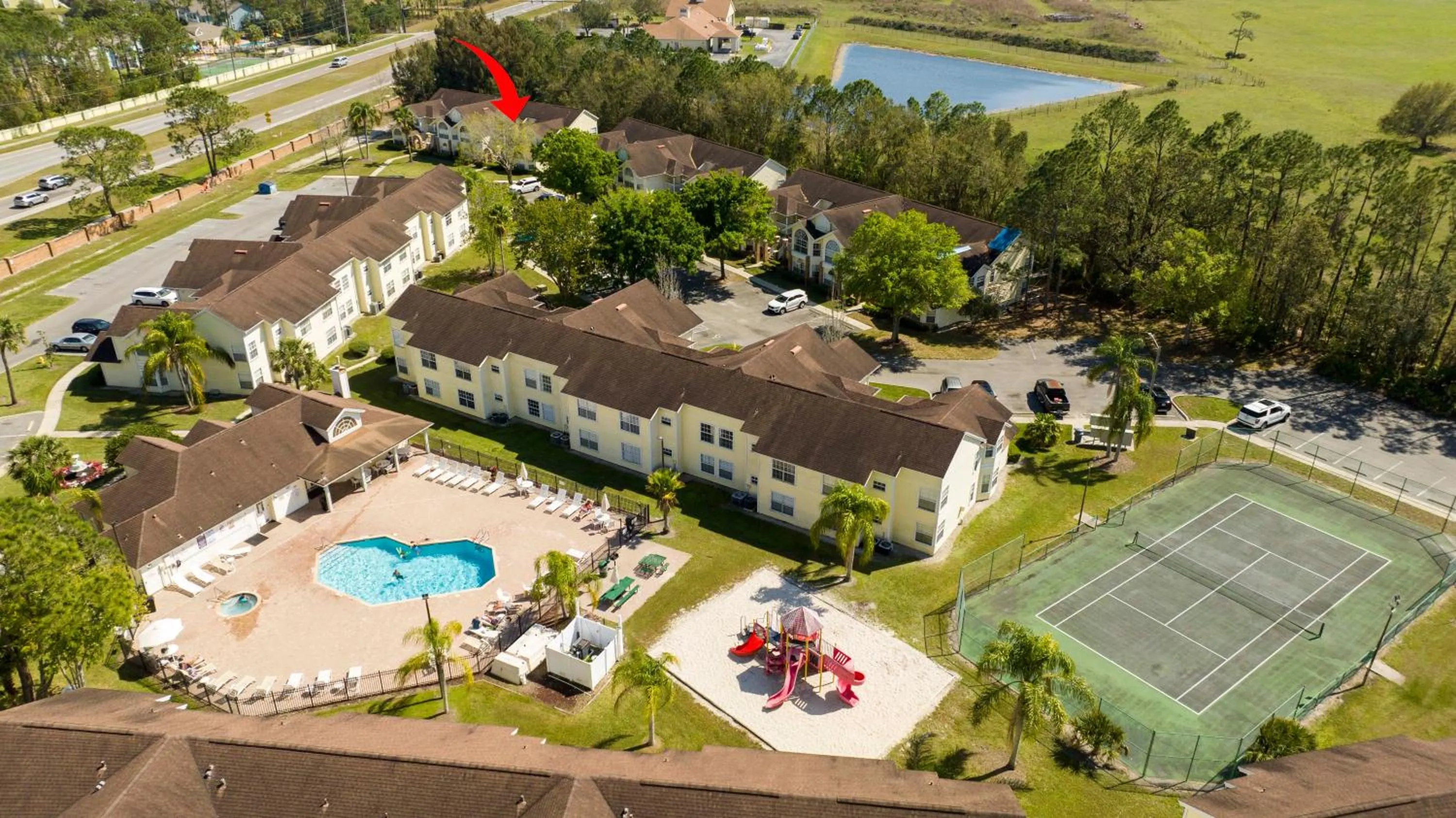 Property building in Beautiful, cozy and spacious Retreat near Disney