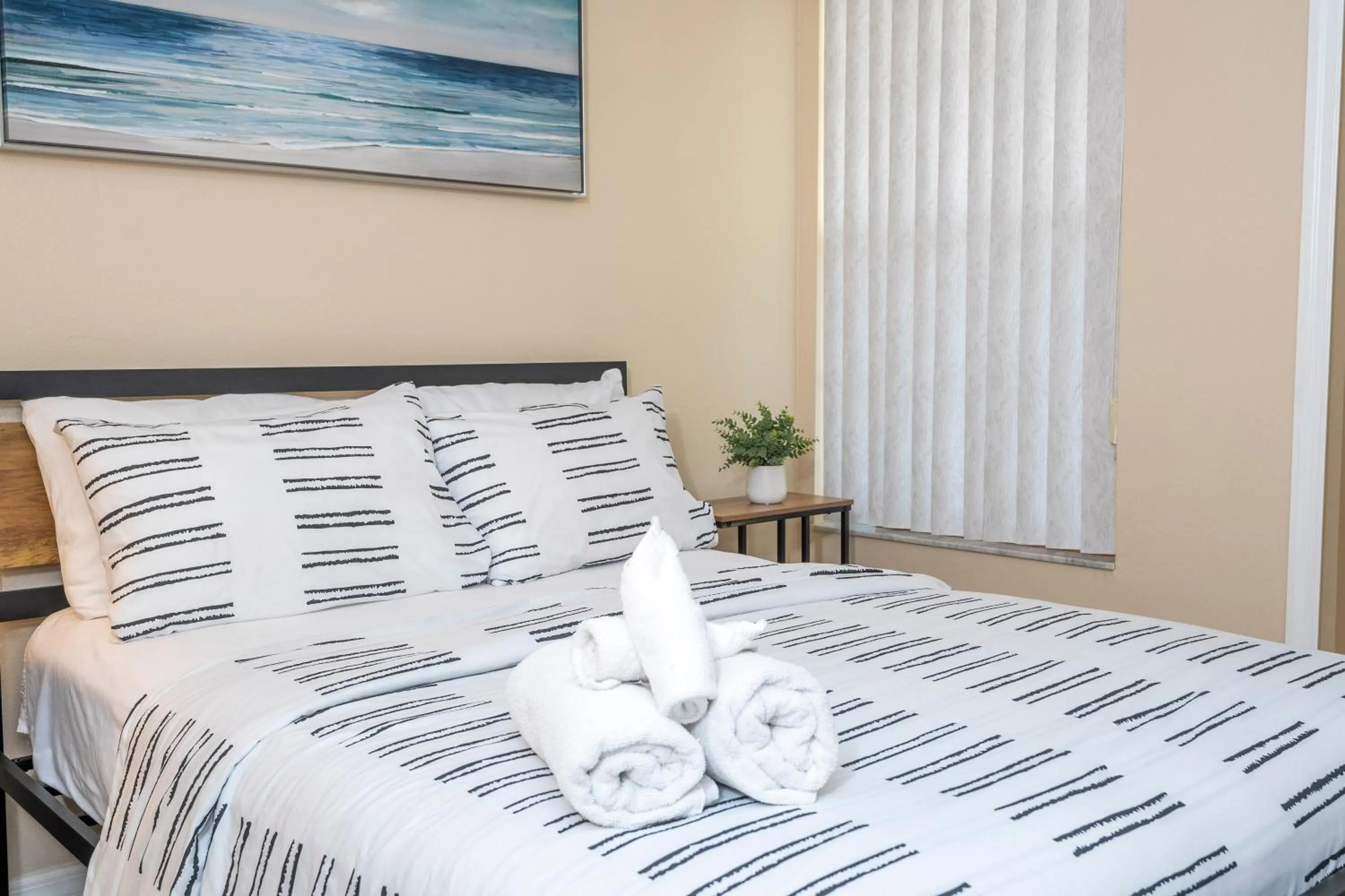 Bedroom, Bed in Beautiful, cozy and spacious Retreat near Disney