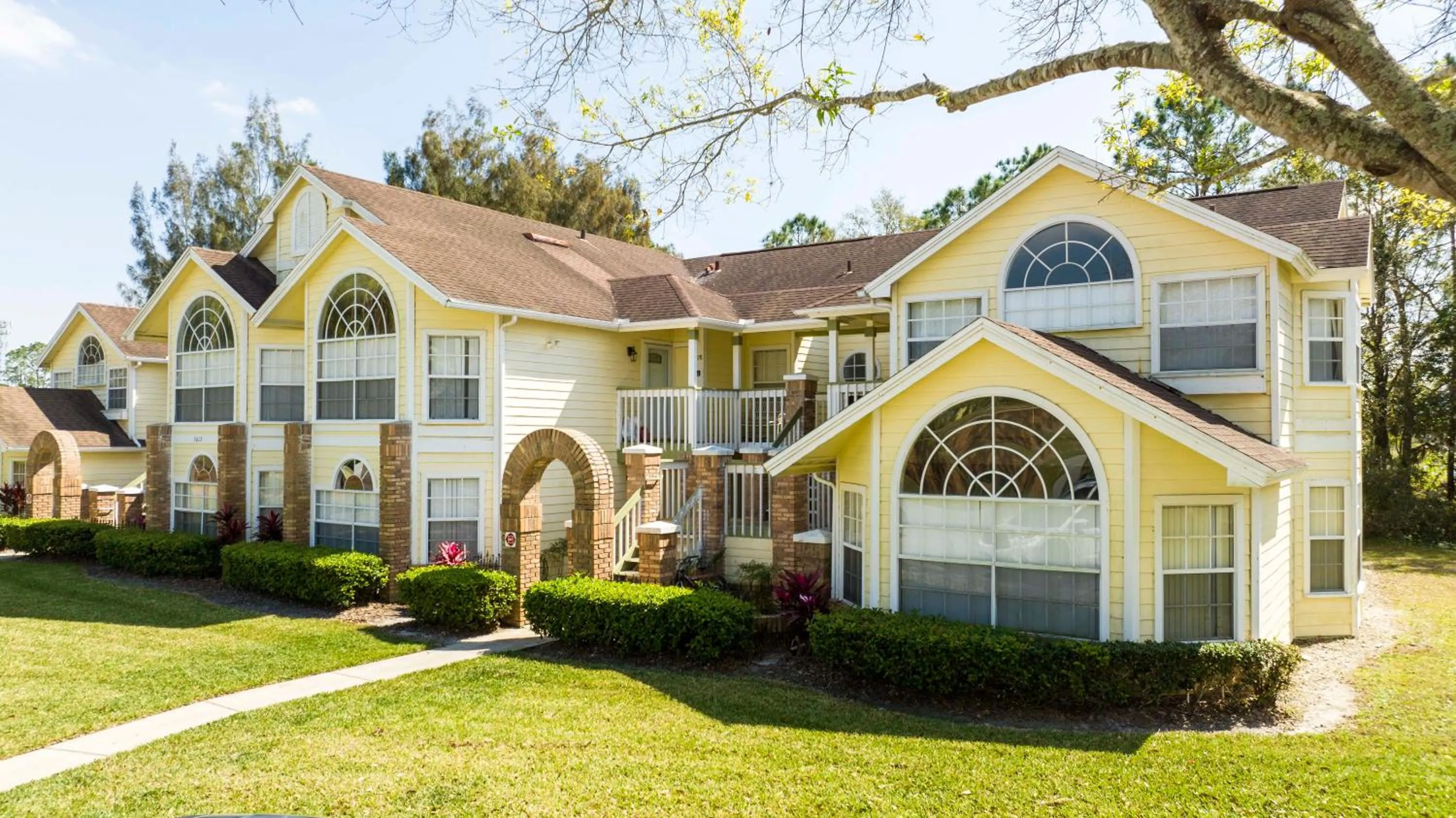 Facade/entrance in Beautiful, cozy and spacious Retreat near Disney