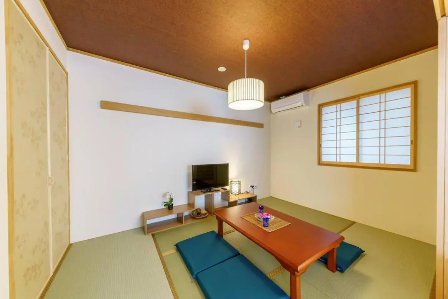 Family Room with Private Bathroom in YADOYA Fukurou Family Room with Private Bathroom in YADOYA Fukurou