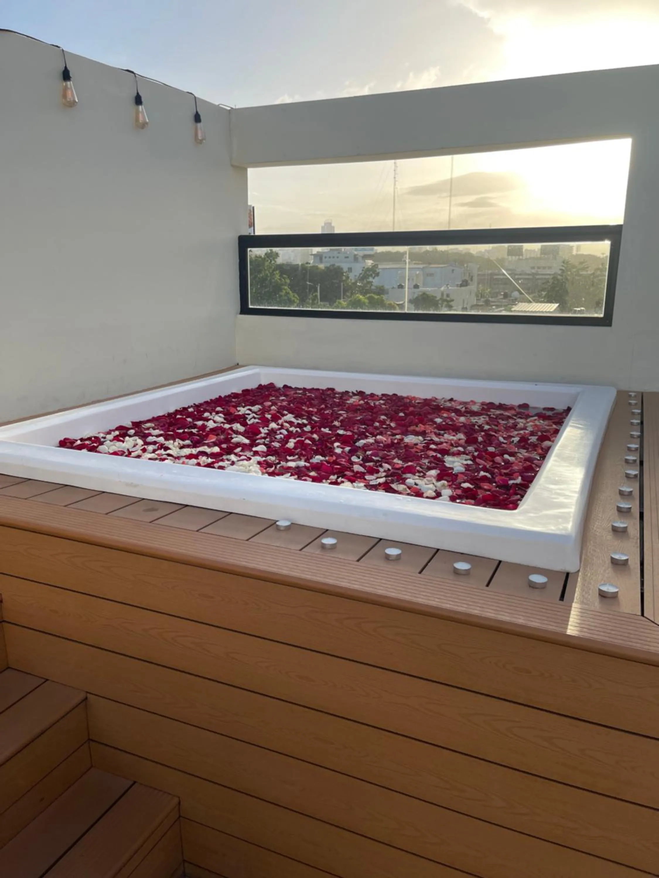 Hot Tub in Studio 27