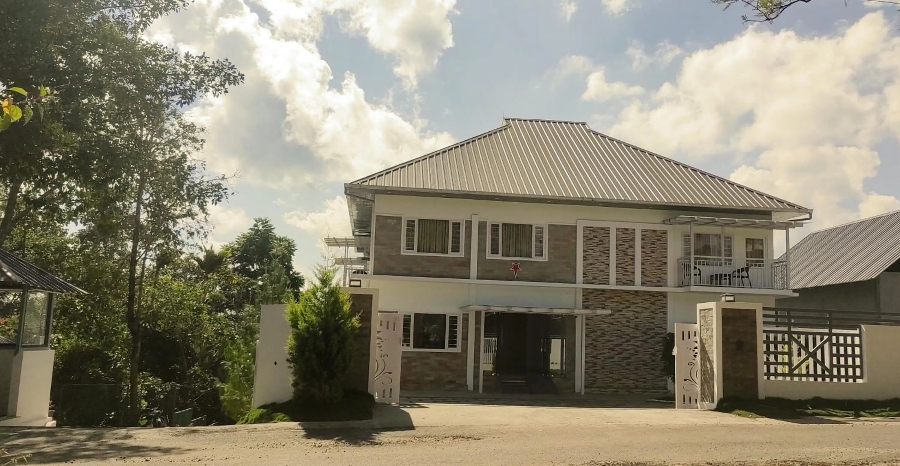 Property building in Munnar Ice Queen Resorts