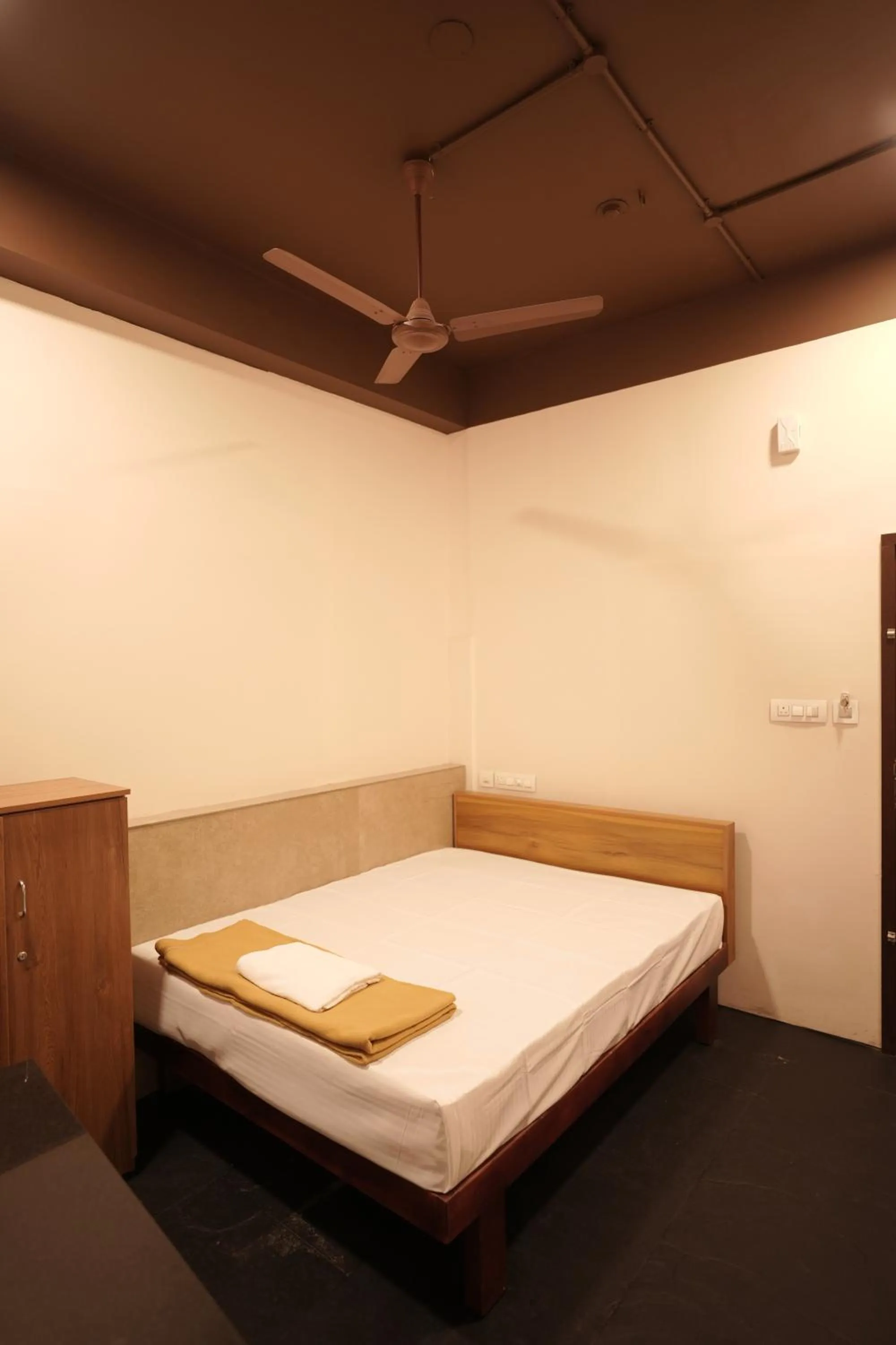 Bed in Reach Residency