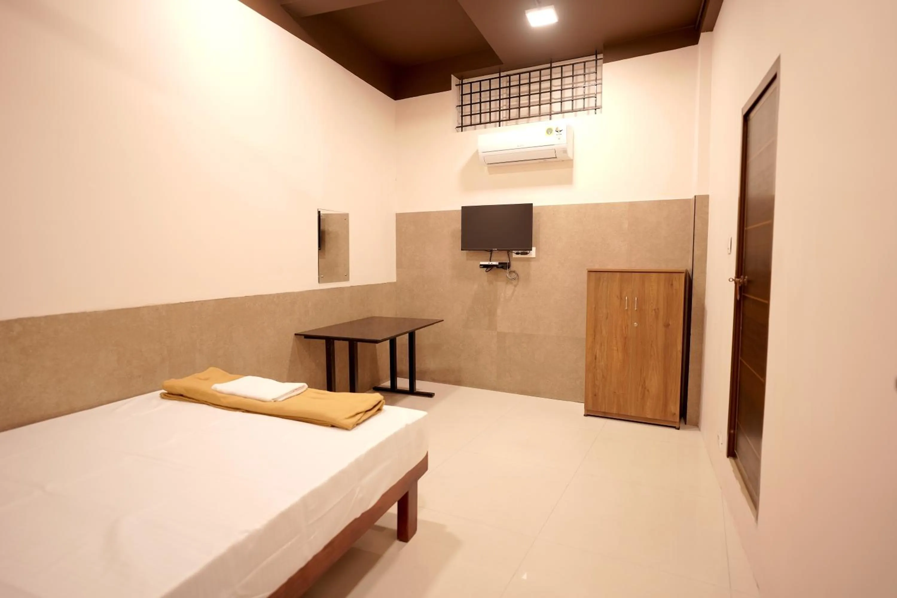 Bed in Reach Residency