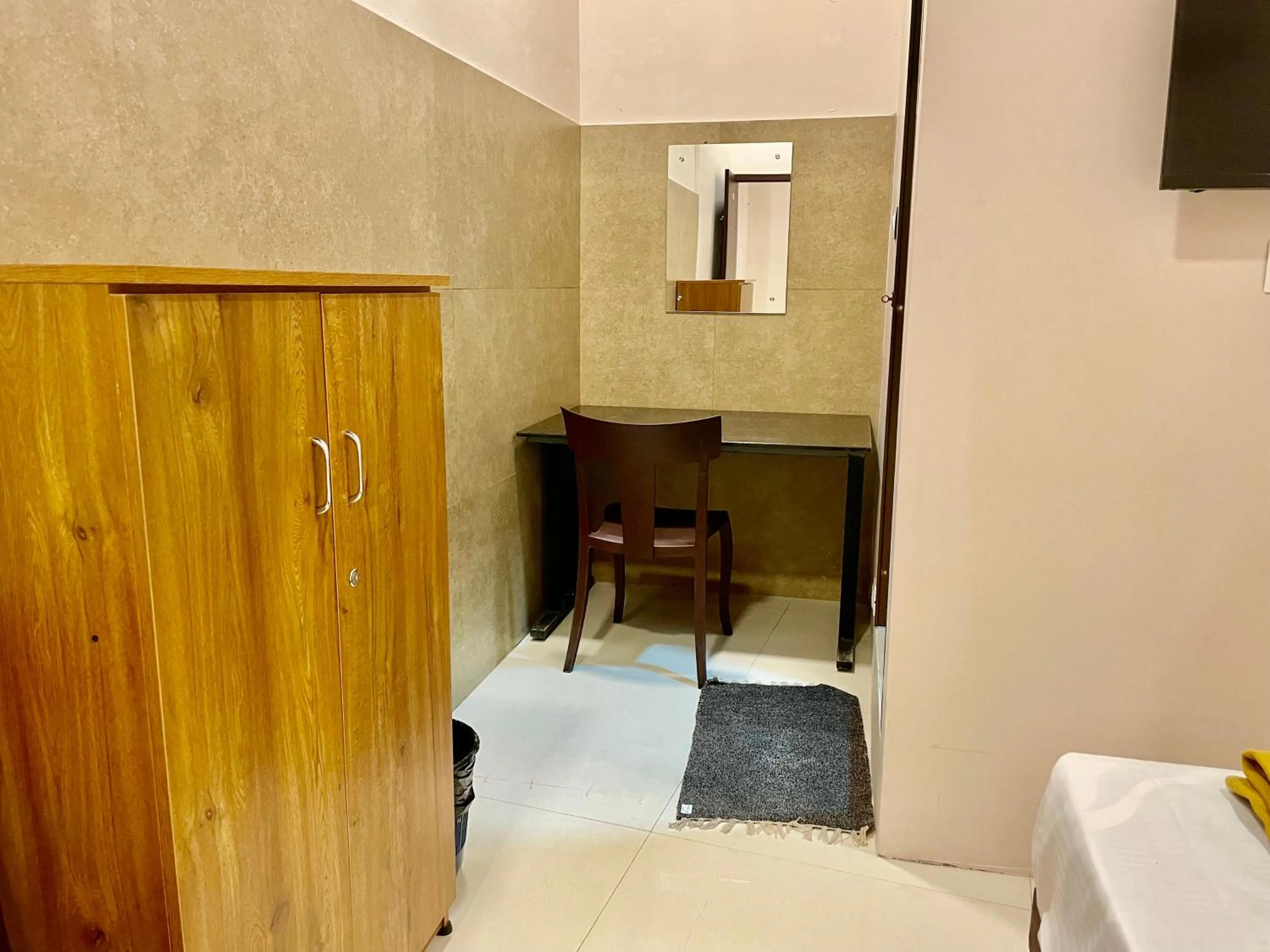 Bed in Reach Residency