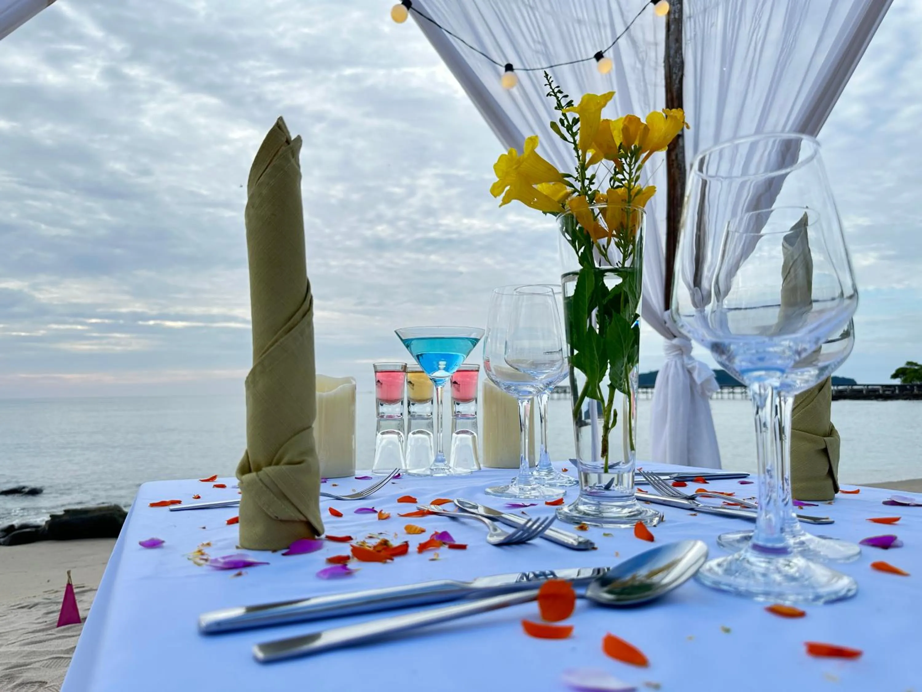 Dining area in Koh Sdach Resort by EHM