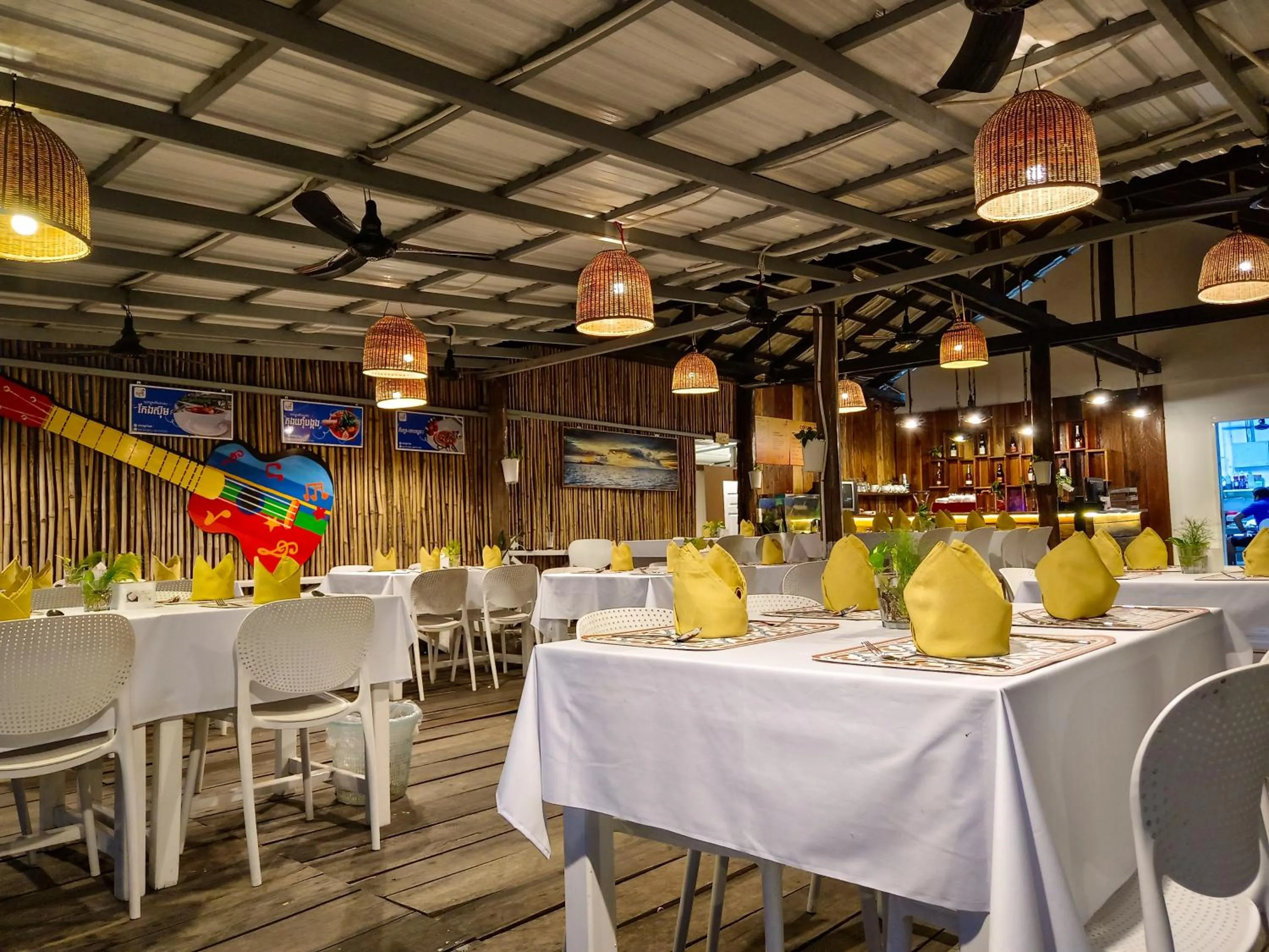 Restaurant/places to eat in Koh Sdach Resort by EHM