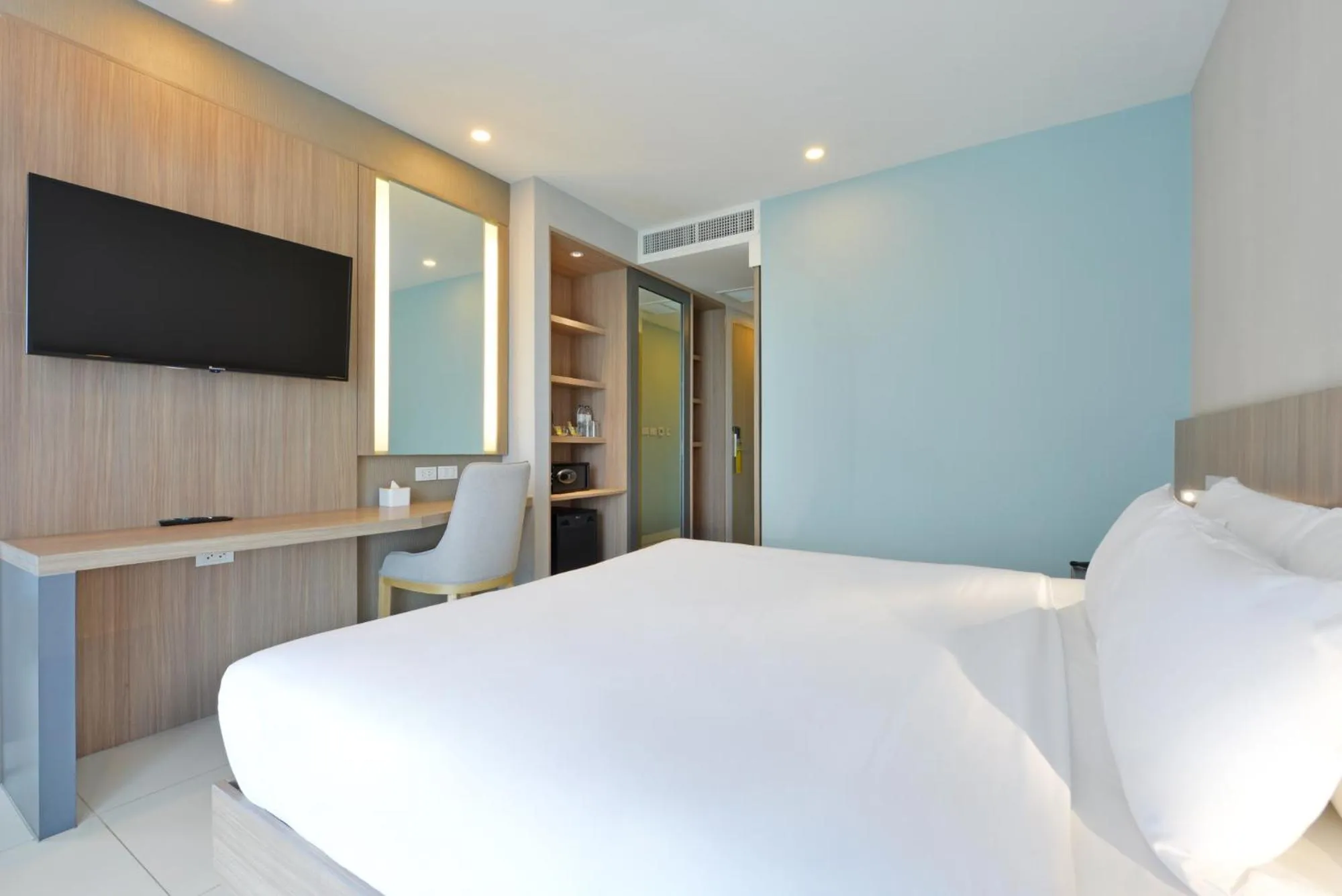 Bed in Grace Patong Hotel