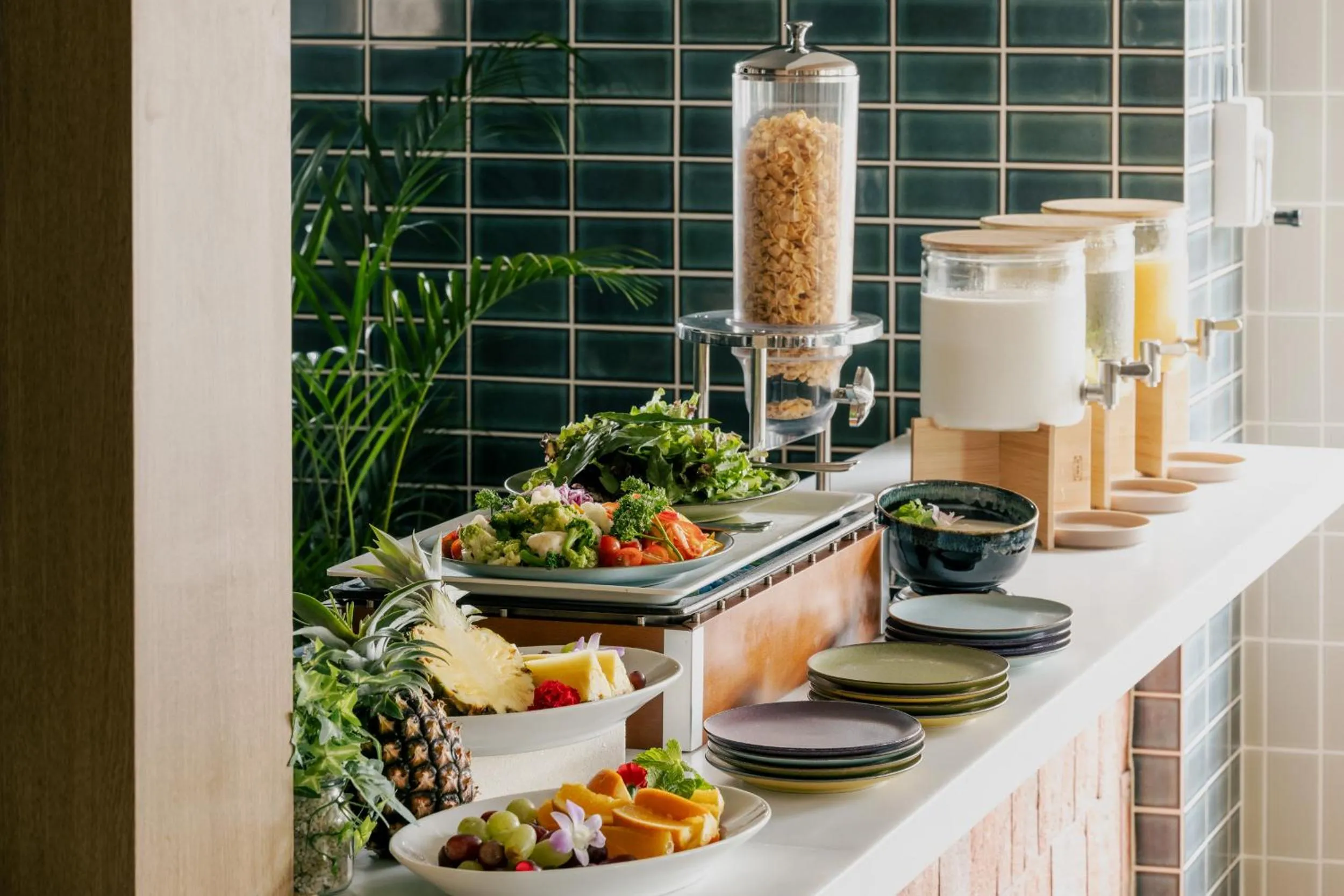 Restaurant/places to eat in Nest Hotel Ishigaki Maesato Beach