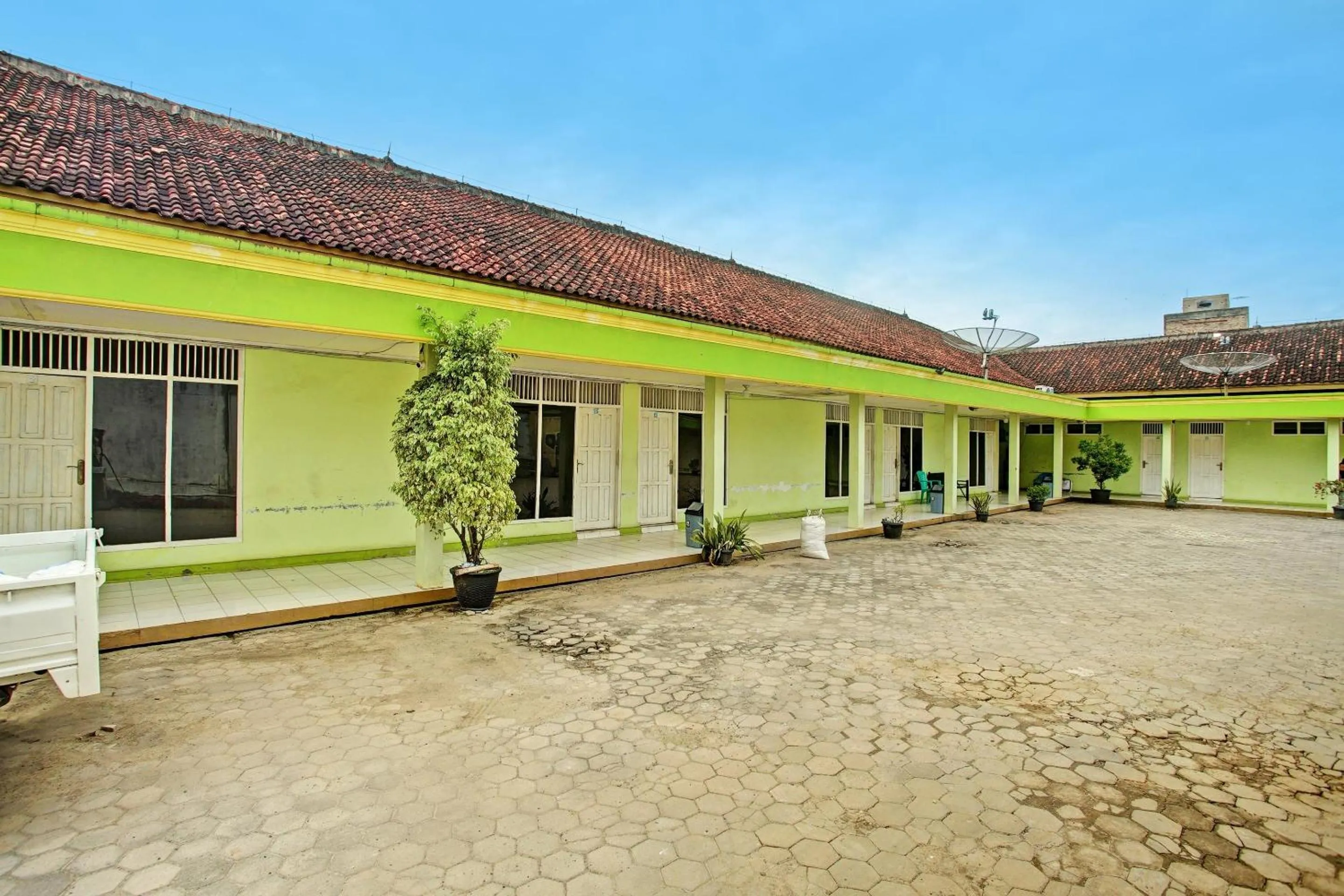 Lobby or reception in Hotel O Sejahtera Syariah